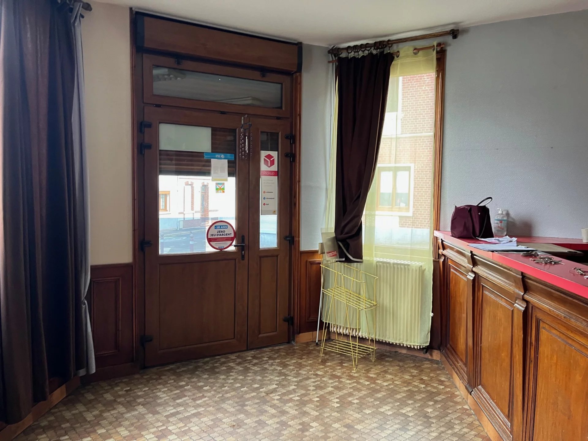 Quartier Saint-Acheul / Grande salle de restaurant / Possibilité bureaux / Une Cour — photo 5