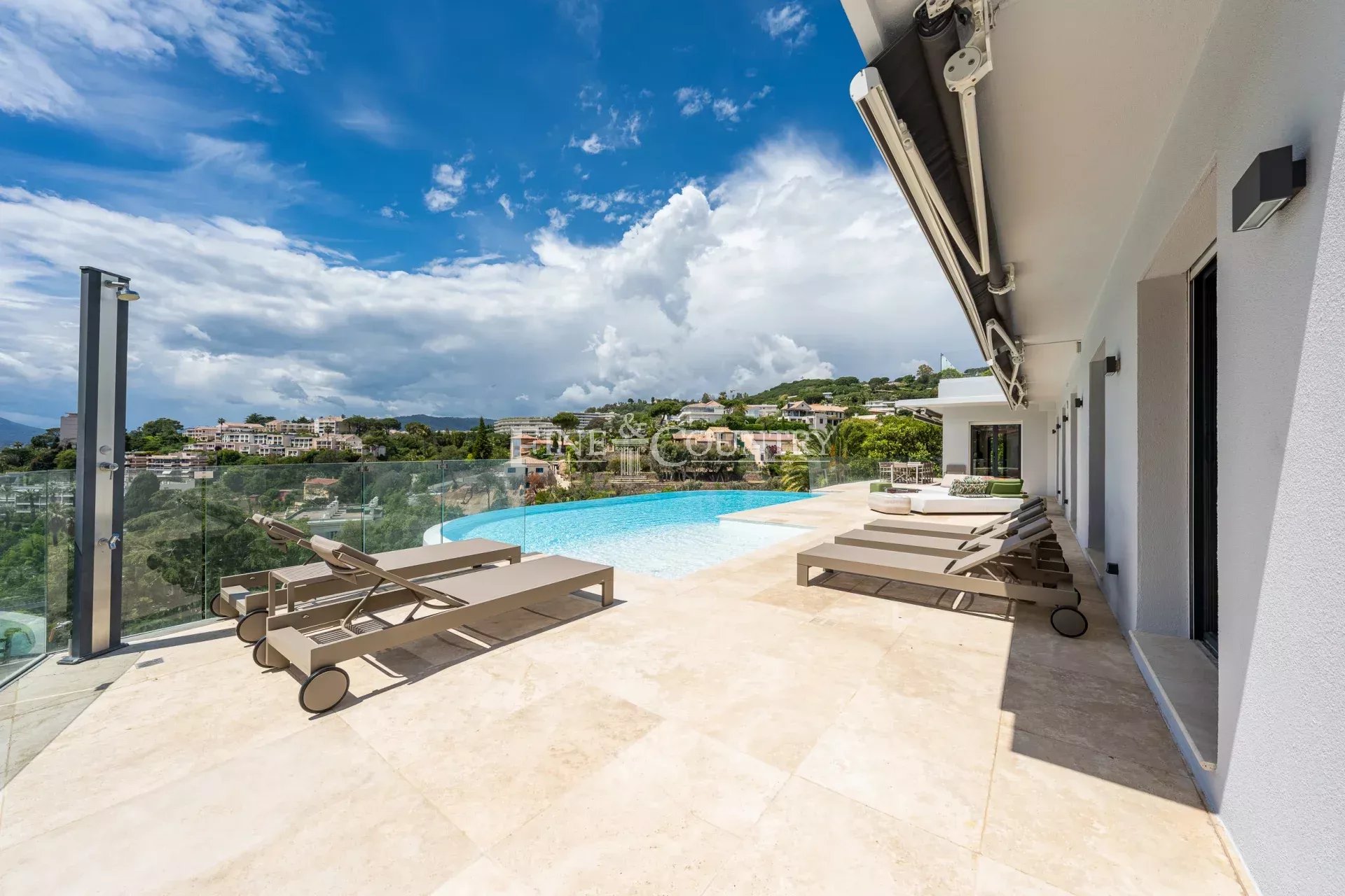 Photo of Villa for sale Cannes with sea view