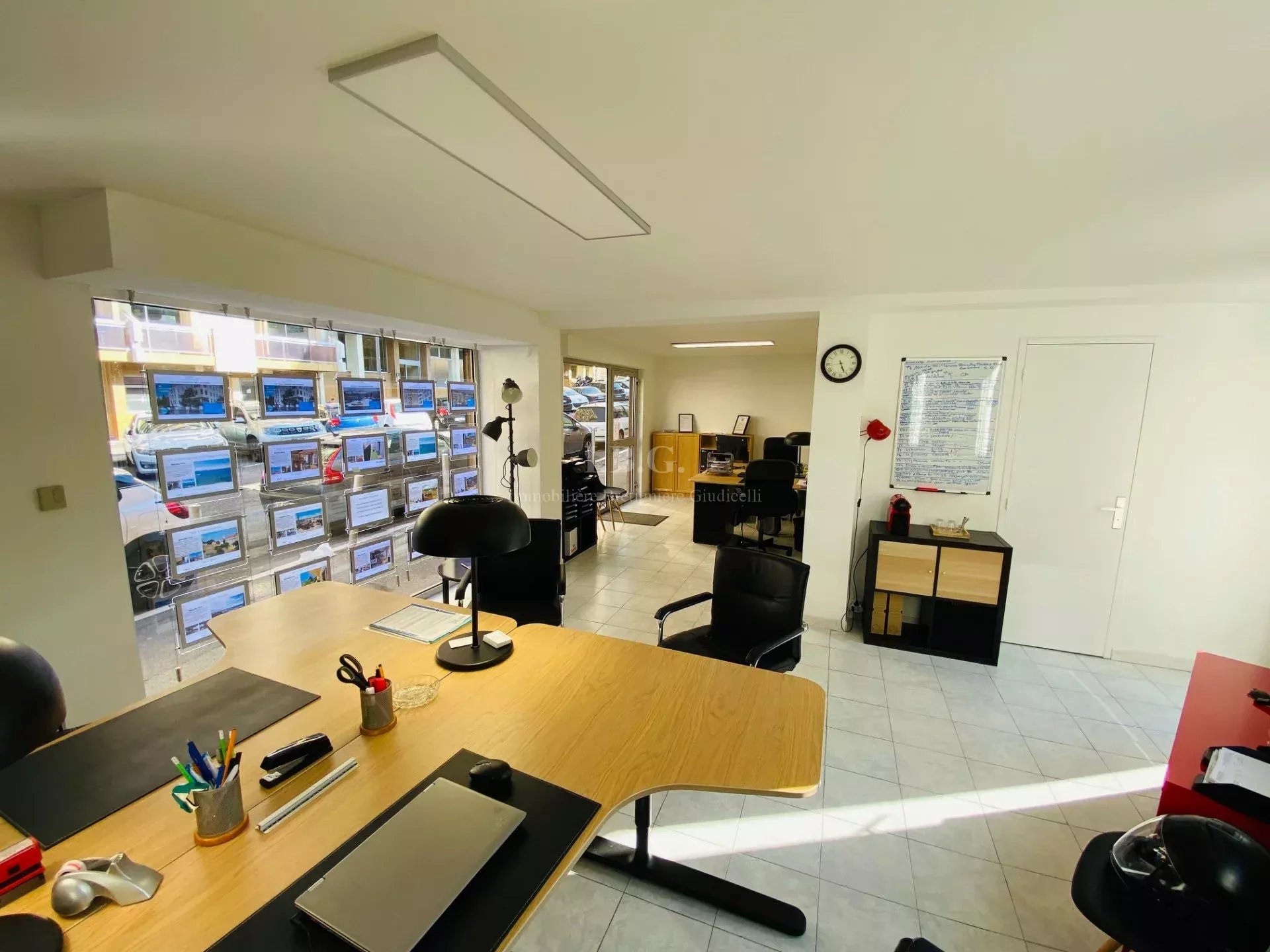 Agence immobilière de 