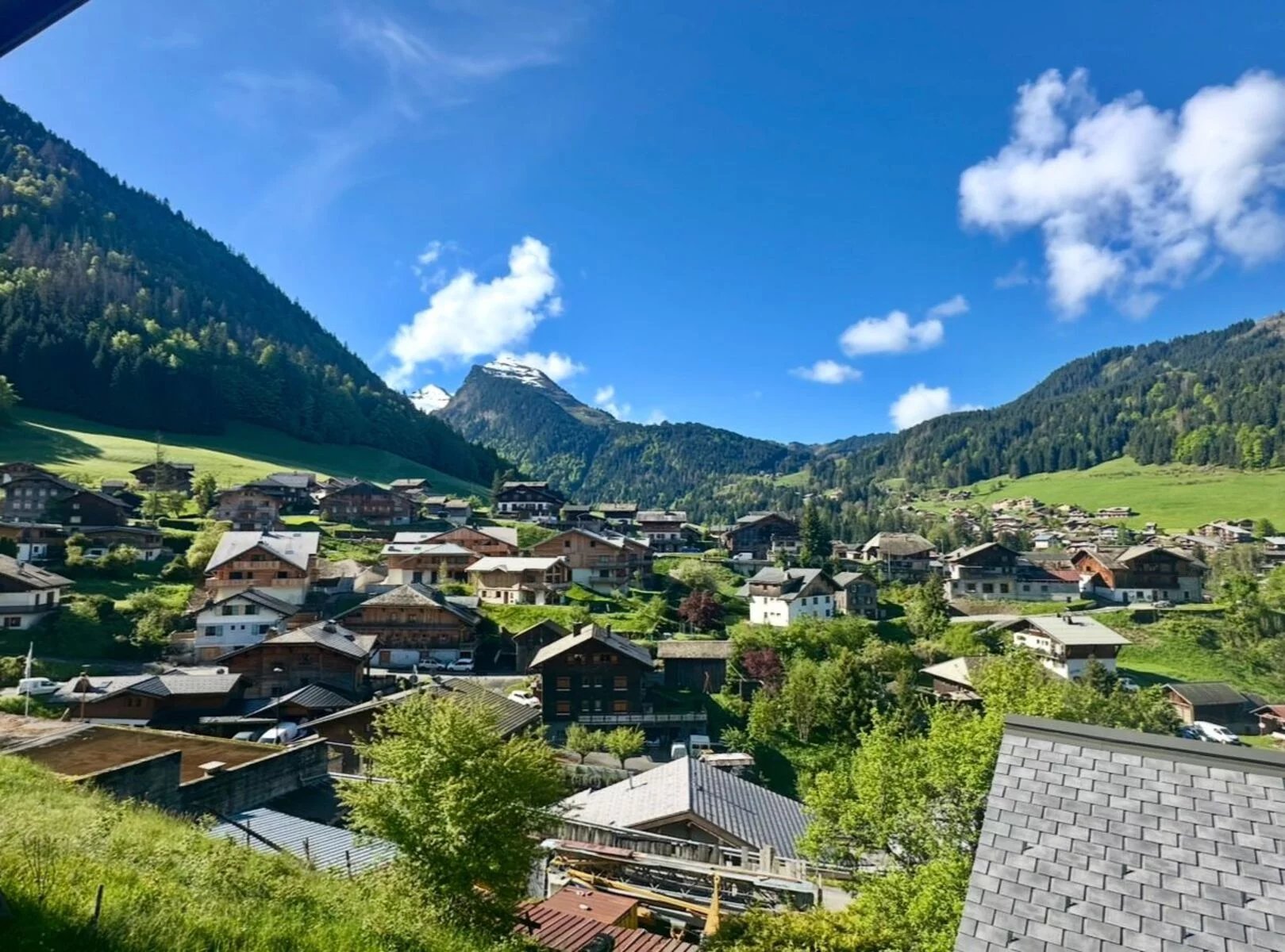 Photo of Morzine – Contemporary chalet with garden and mountain views