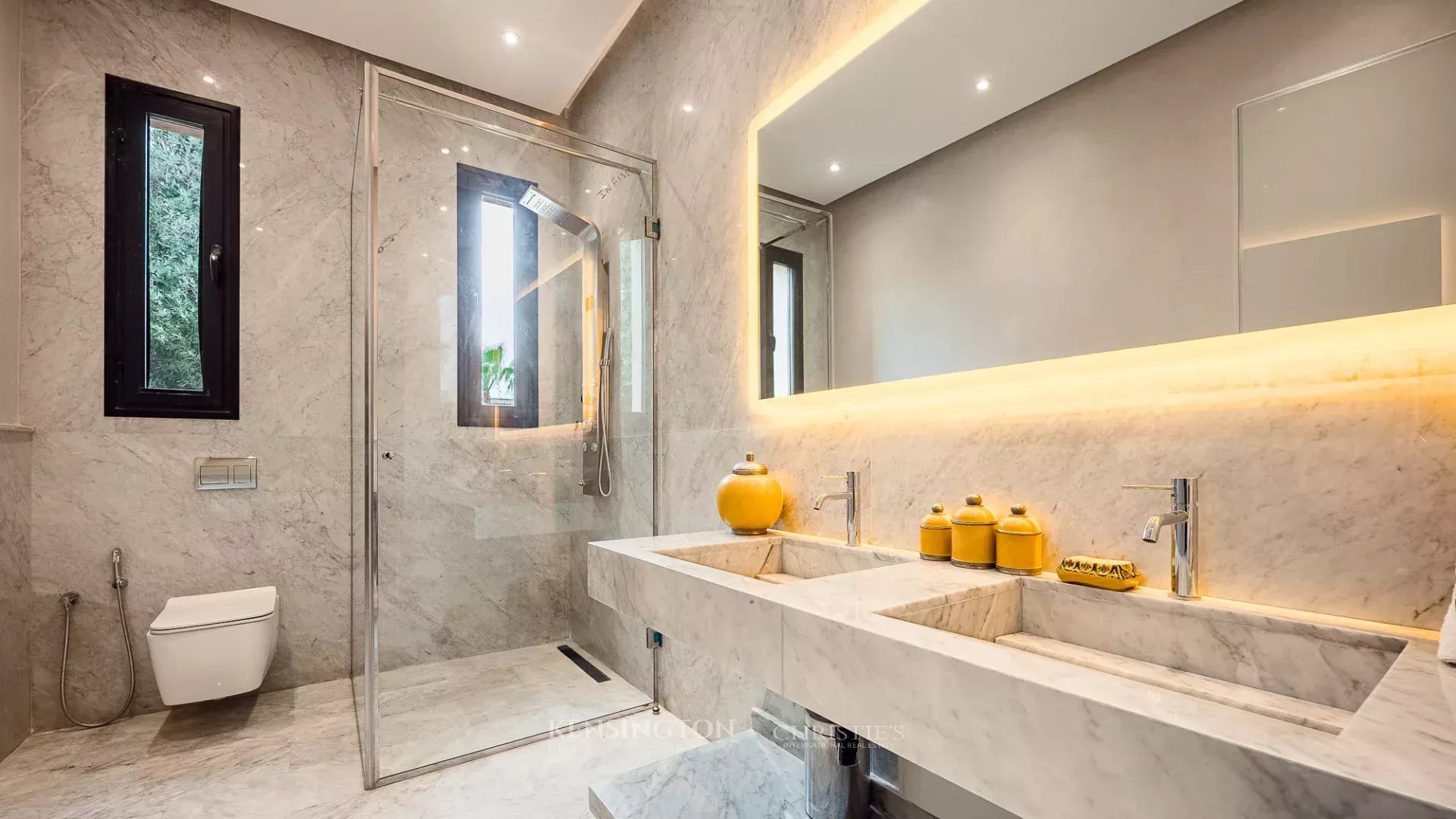 6 Bedroom Villa/Townhouse's Image 32