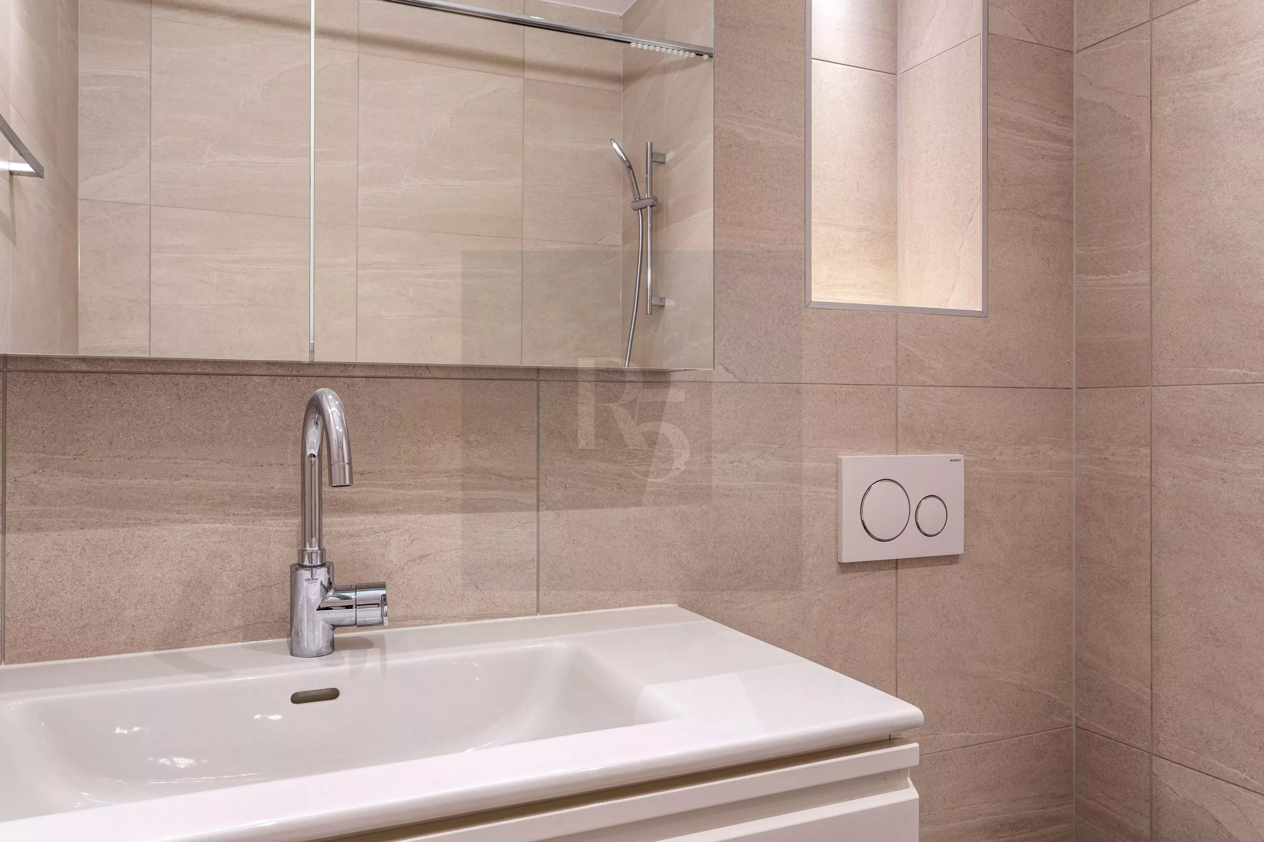 Modern 2-Bedroom Apartment with Garden in Vésenaz — photo 3