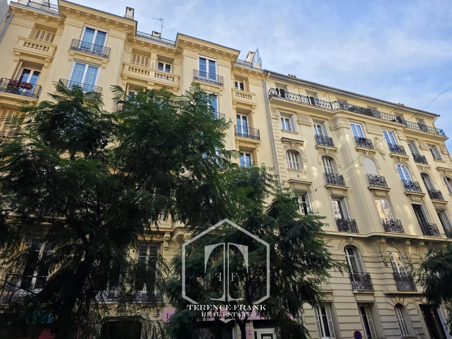 Agence immobilière de 