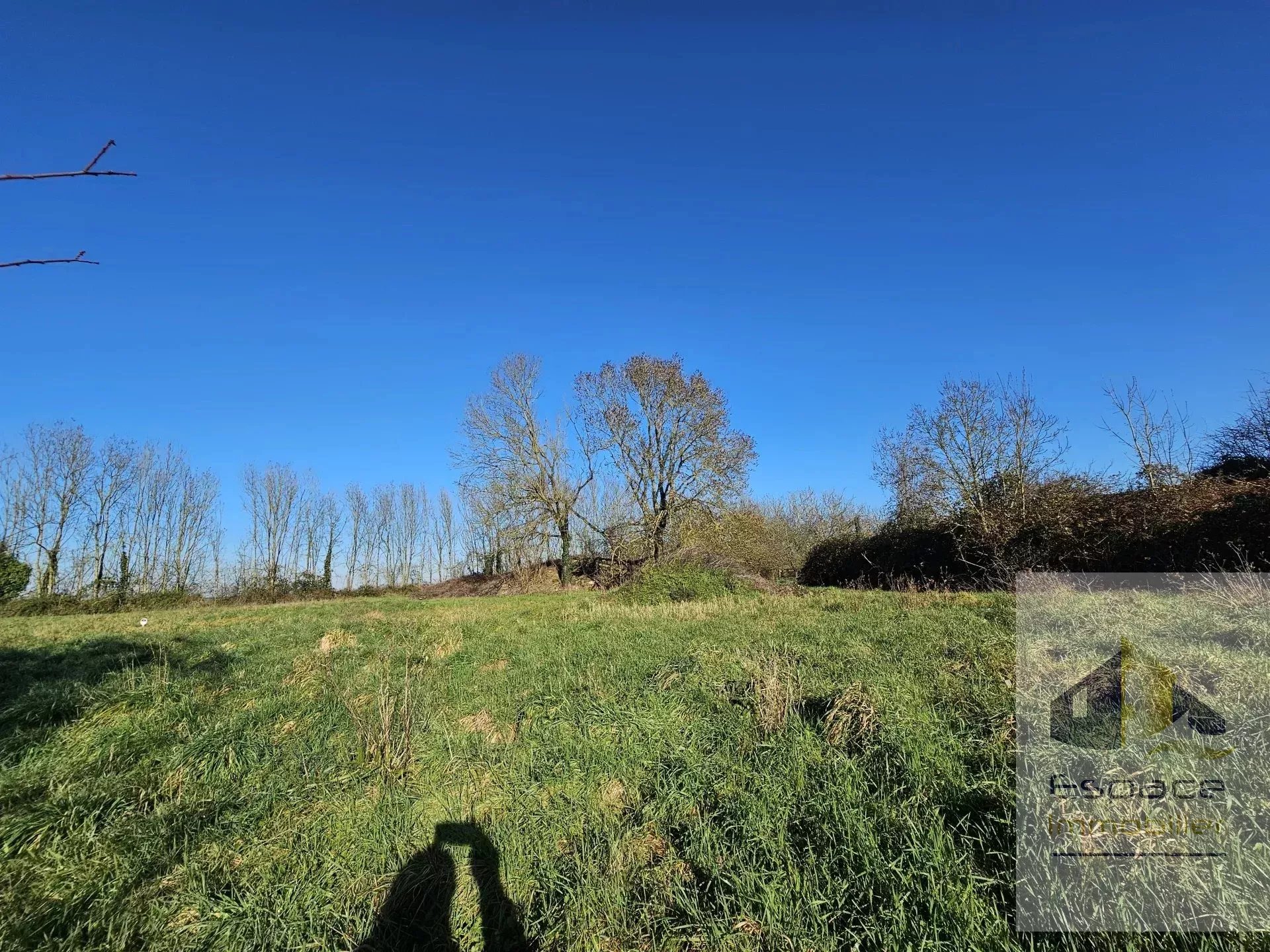 terrain constructible de 2266m² - Photo 3