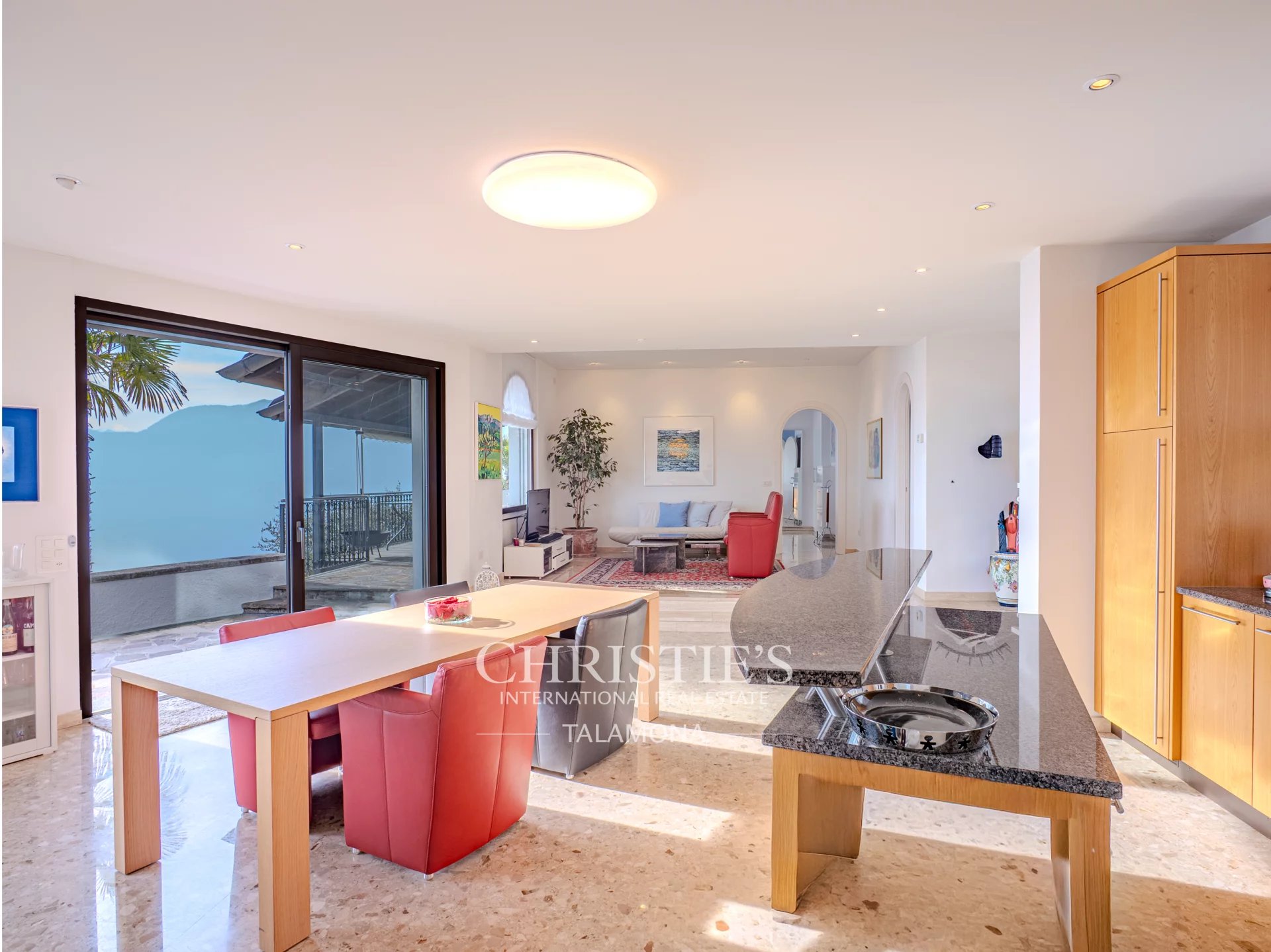4 Bedroom Villa/Townhouse's Image 11
