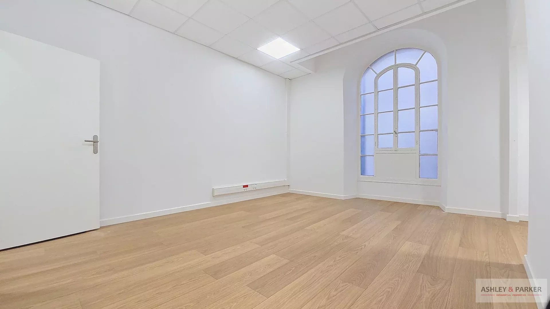 APPARTEMENT 9 PIÈCES – 7 BUREAUX – NICE CENTRE - Photo 4