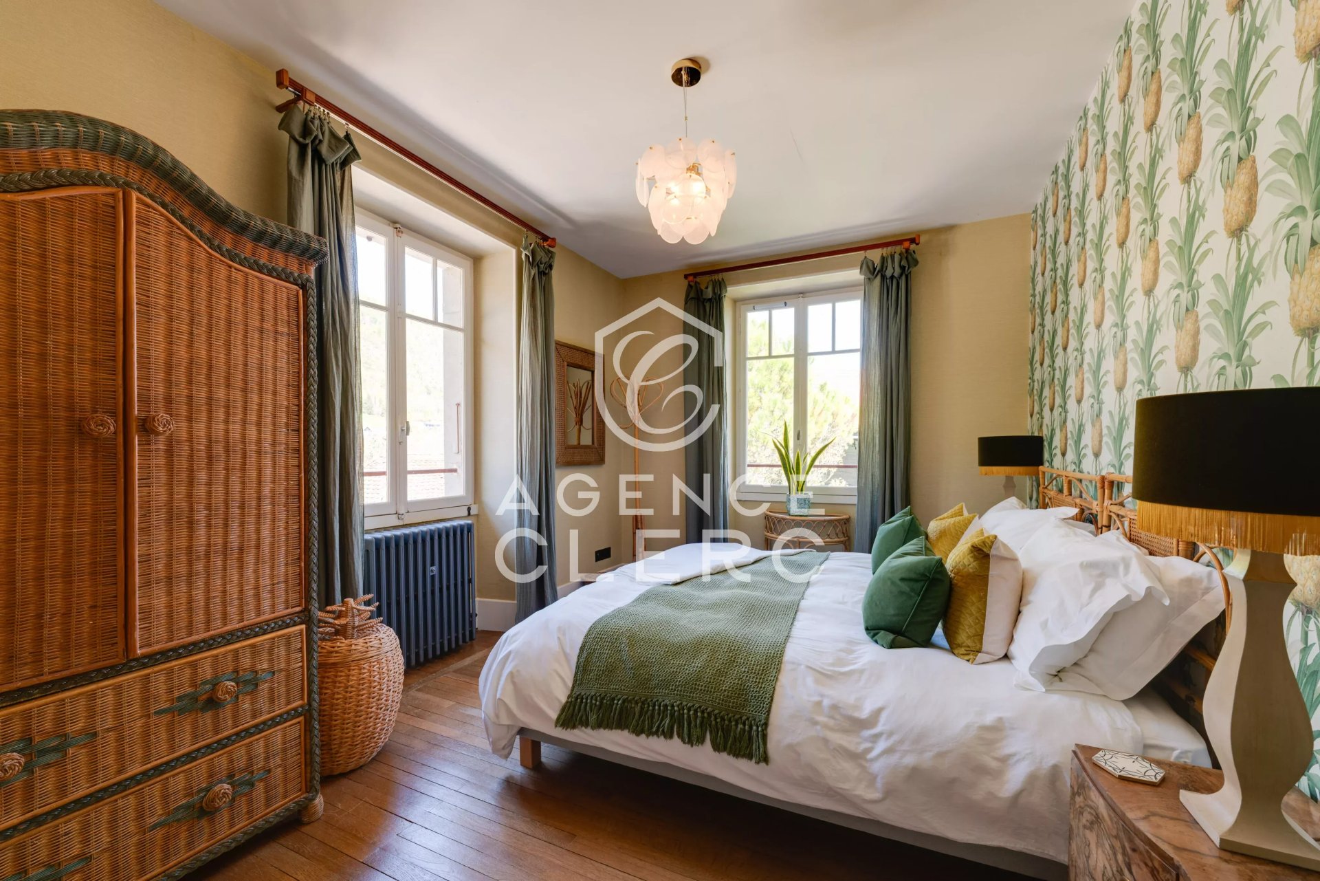 10 Bedroom Villa/Townhouse's Image 13