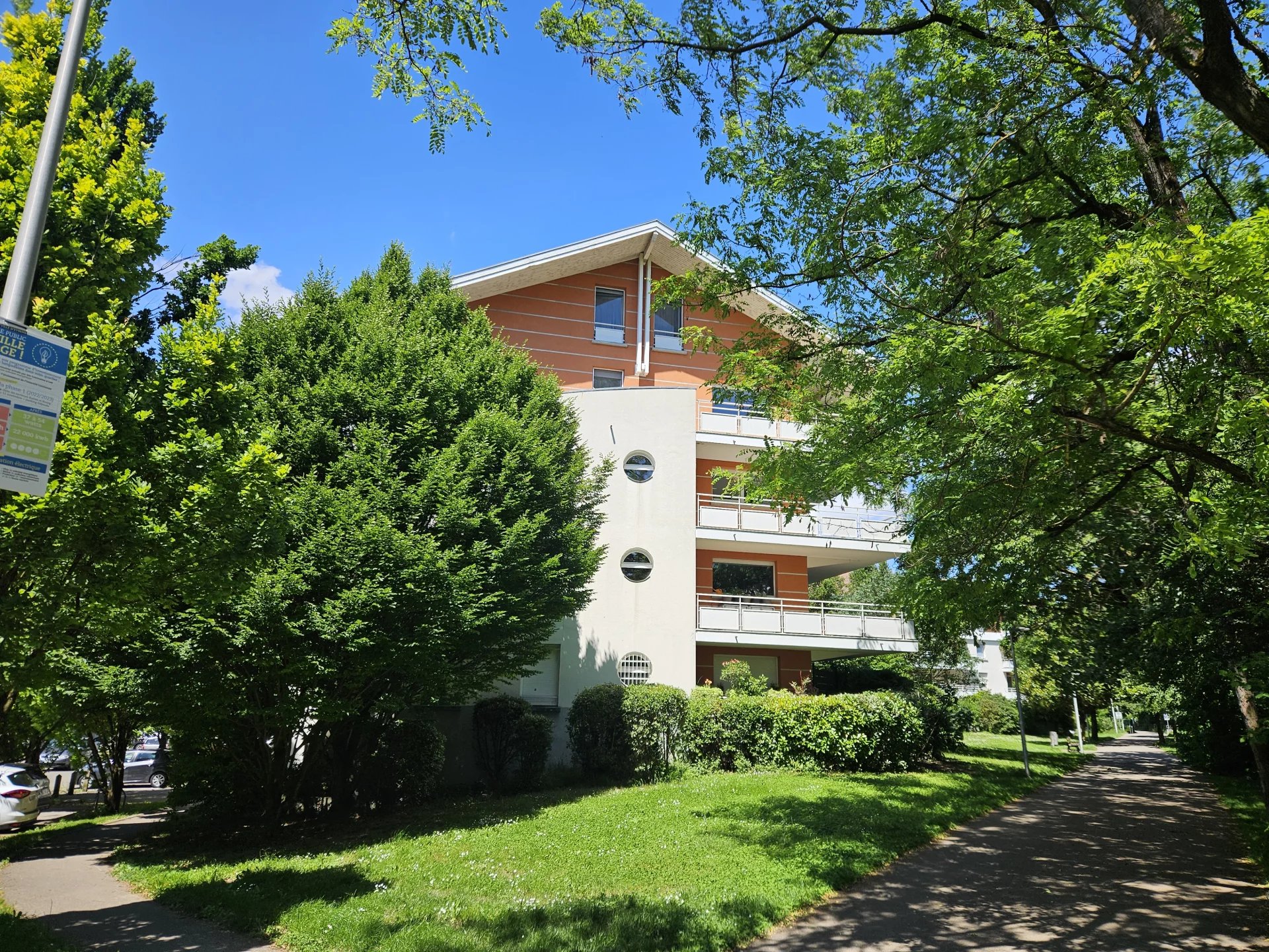 Agence immobilière de 