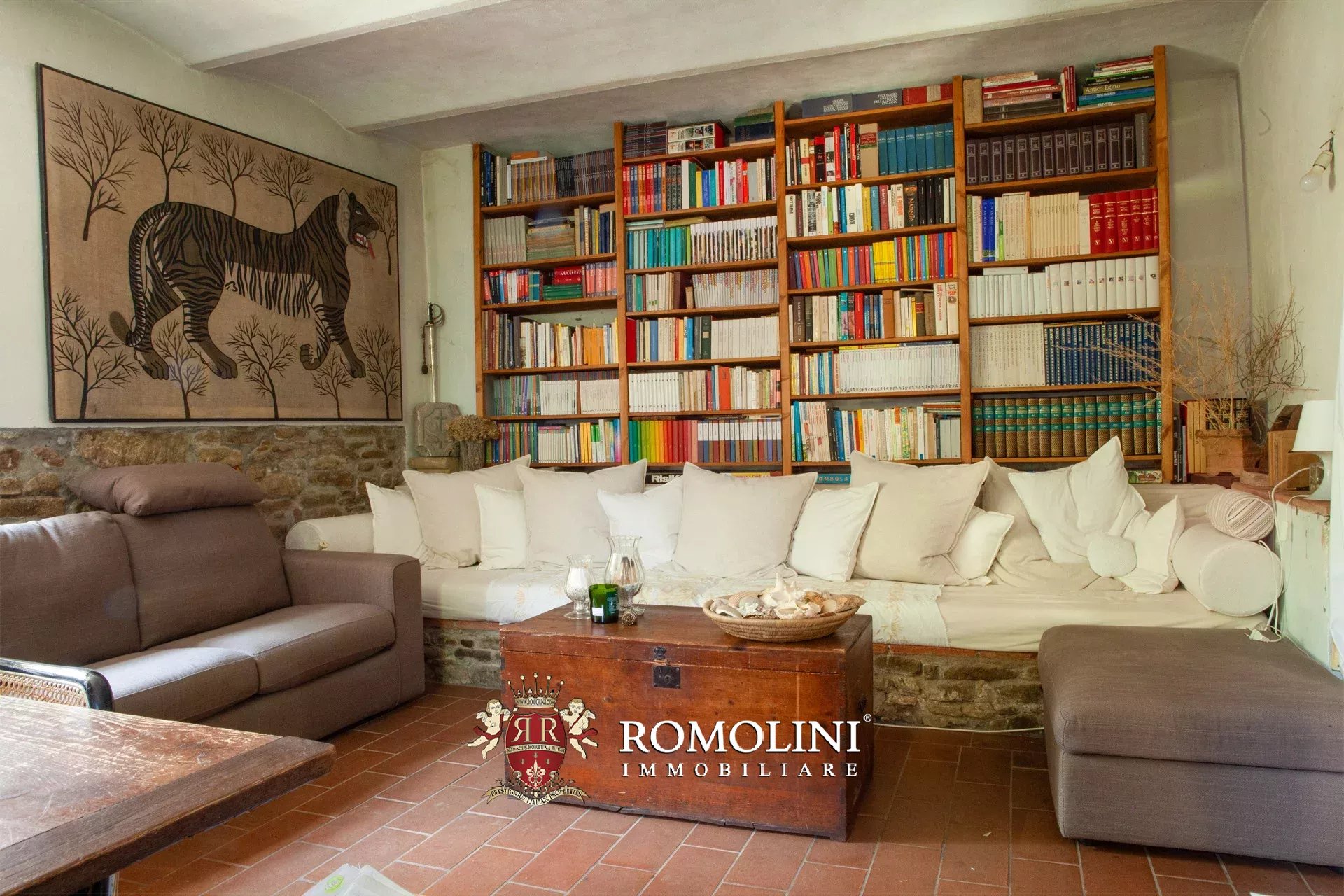 8 Bedroom Villa/Townhouse's Image 47