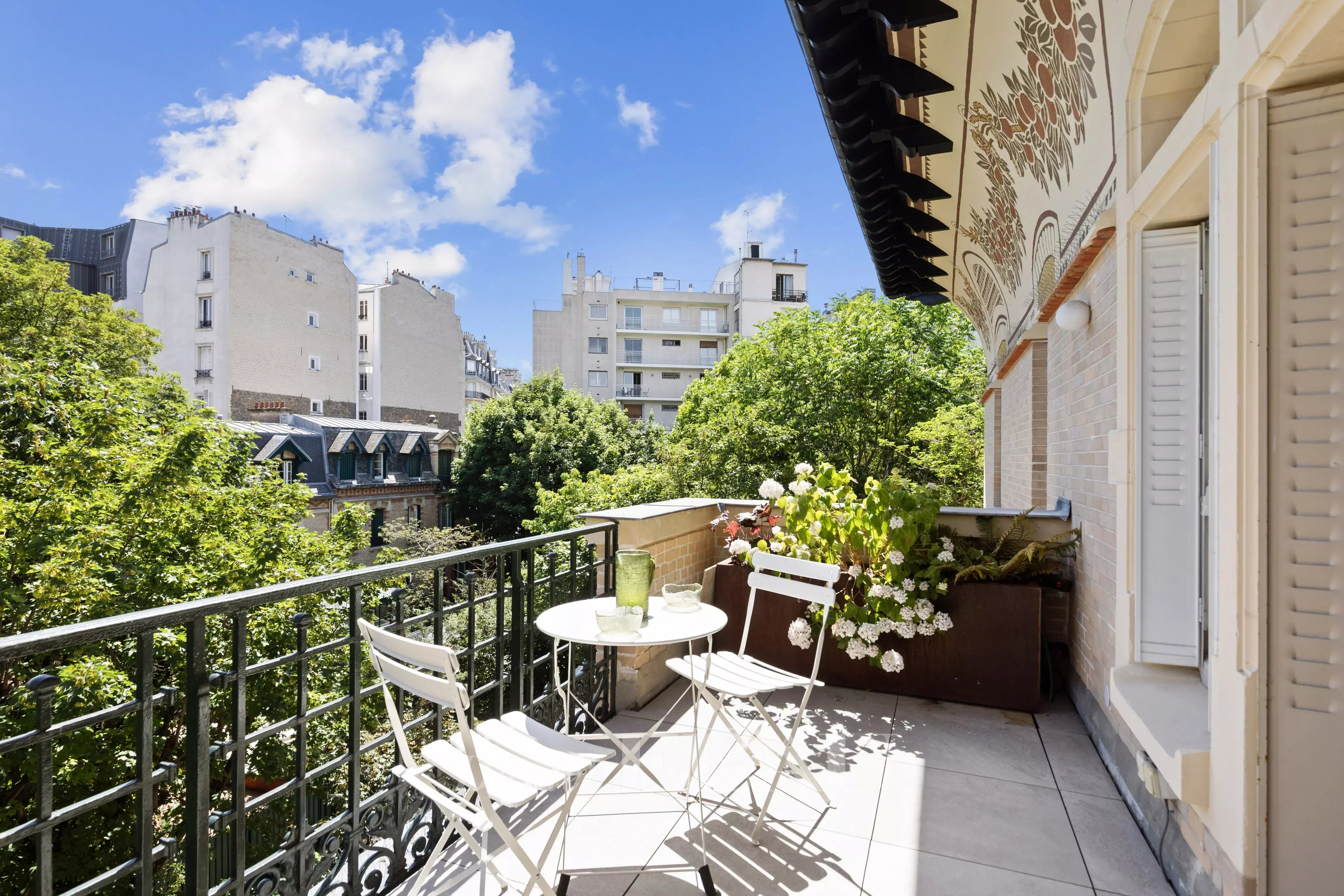 Sale Apartment Paris 17th