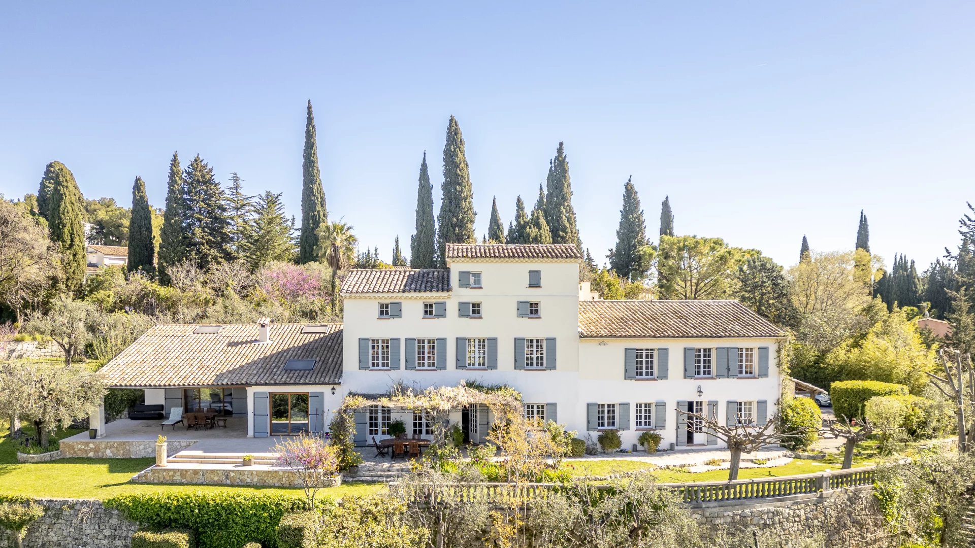 Propriété d'exception avec jardin d'1,6 hectares