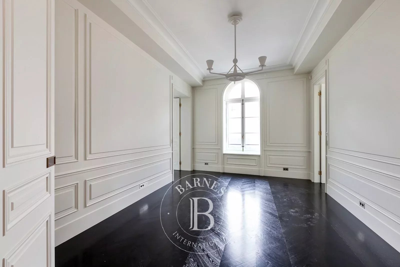 PARIS 7 - GRENELLE - BOURGOGNE - APARTMENT - picture 5