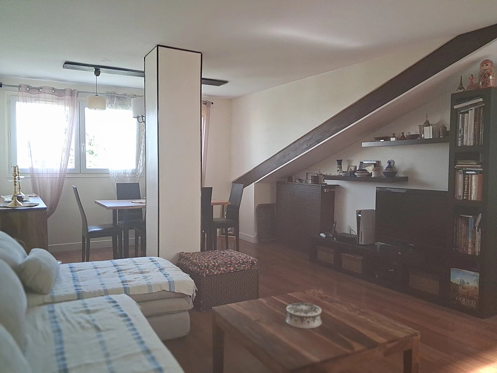 MAGNIFIQUE APPARTEMENT LUMINEUX PROCHE DES DEUX LIGNES 7 ET 14 !