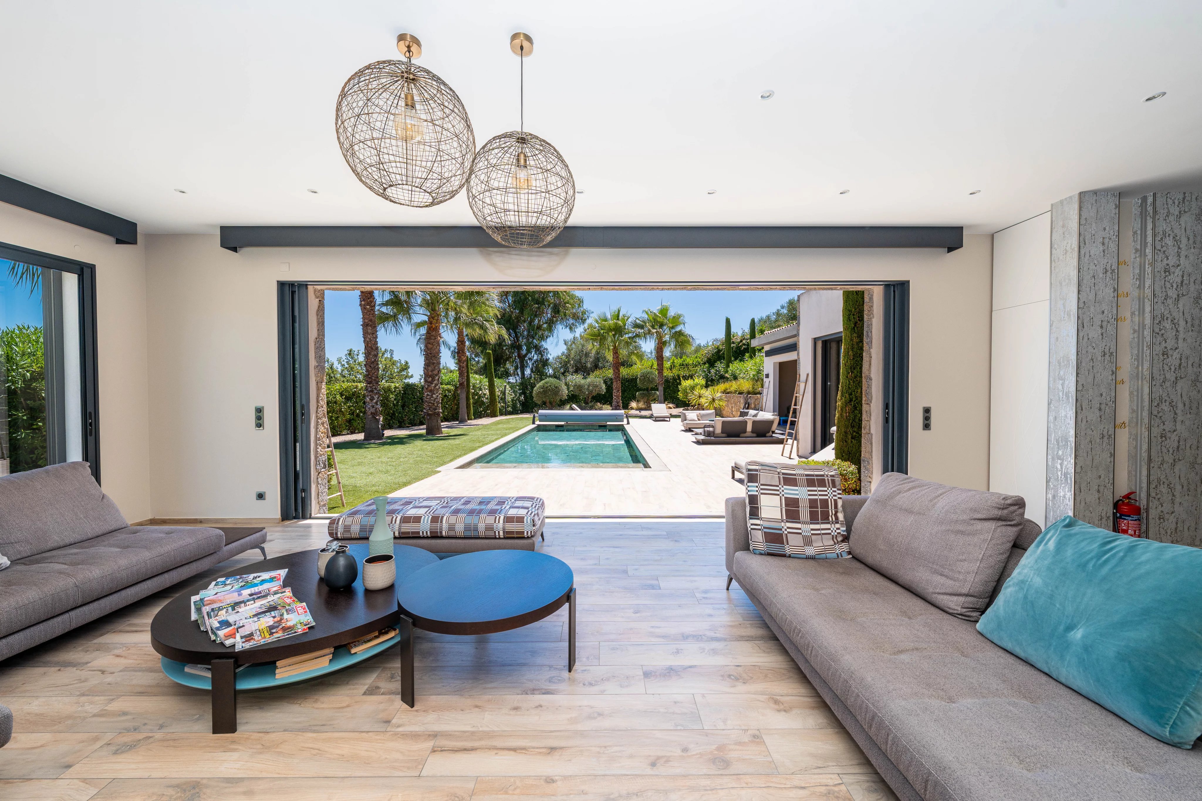 Villa 5 chambres à pied du village de Valbonne