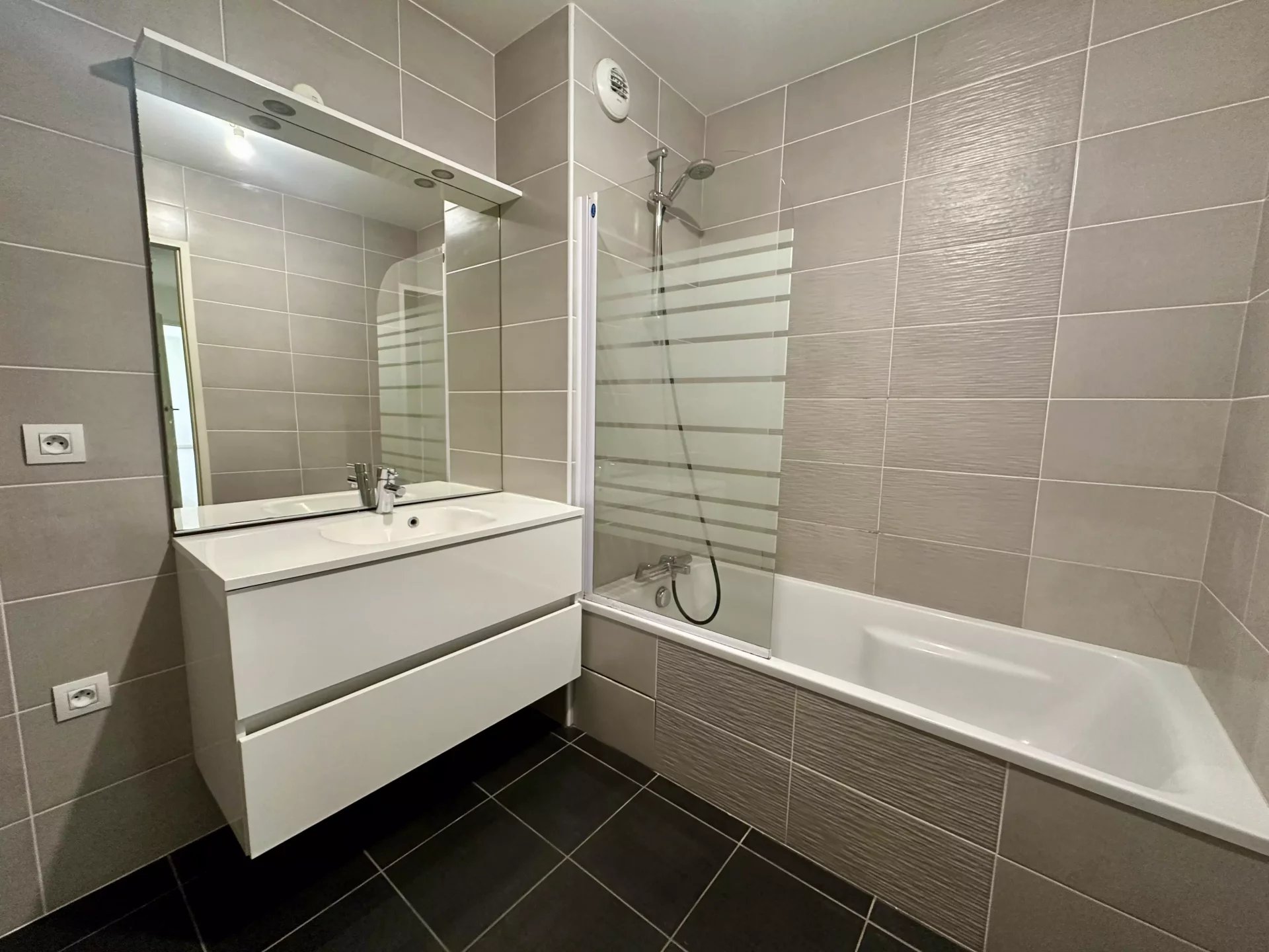 85975024 Vente Tassin-la-Demi-Lune