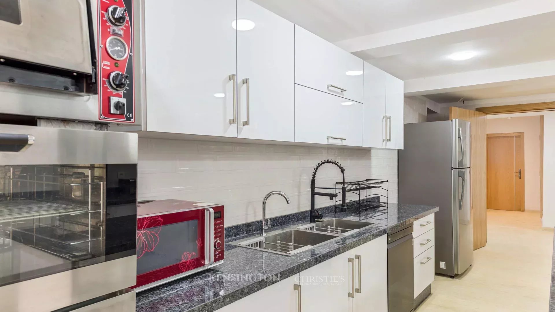 10 Bedroom Villa/Townhouse's Image 14
