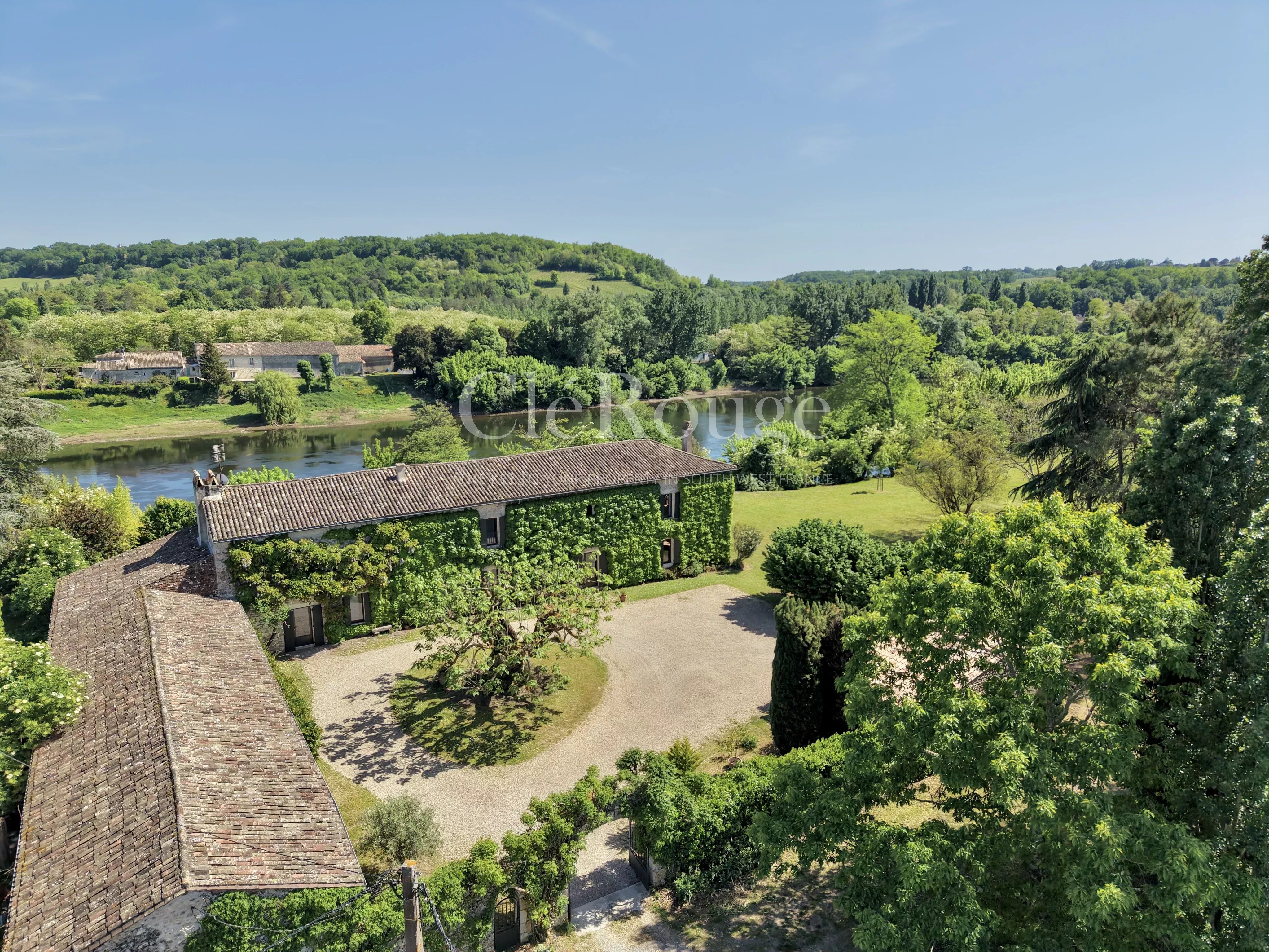House in Sainte-Foy-la-Grande - view 1