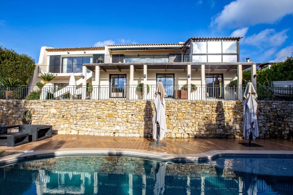 Villa in Le Cannet with panoramic sea view — photo 1