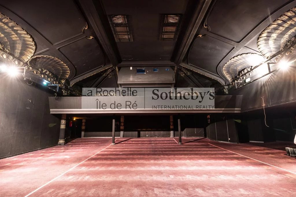 Murs d'une Salle Mythique à La Rochelle