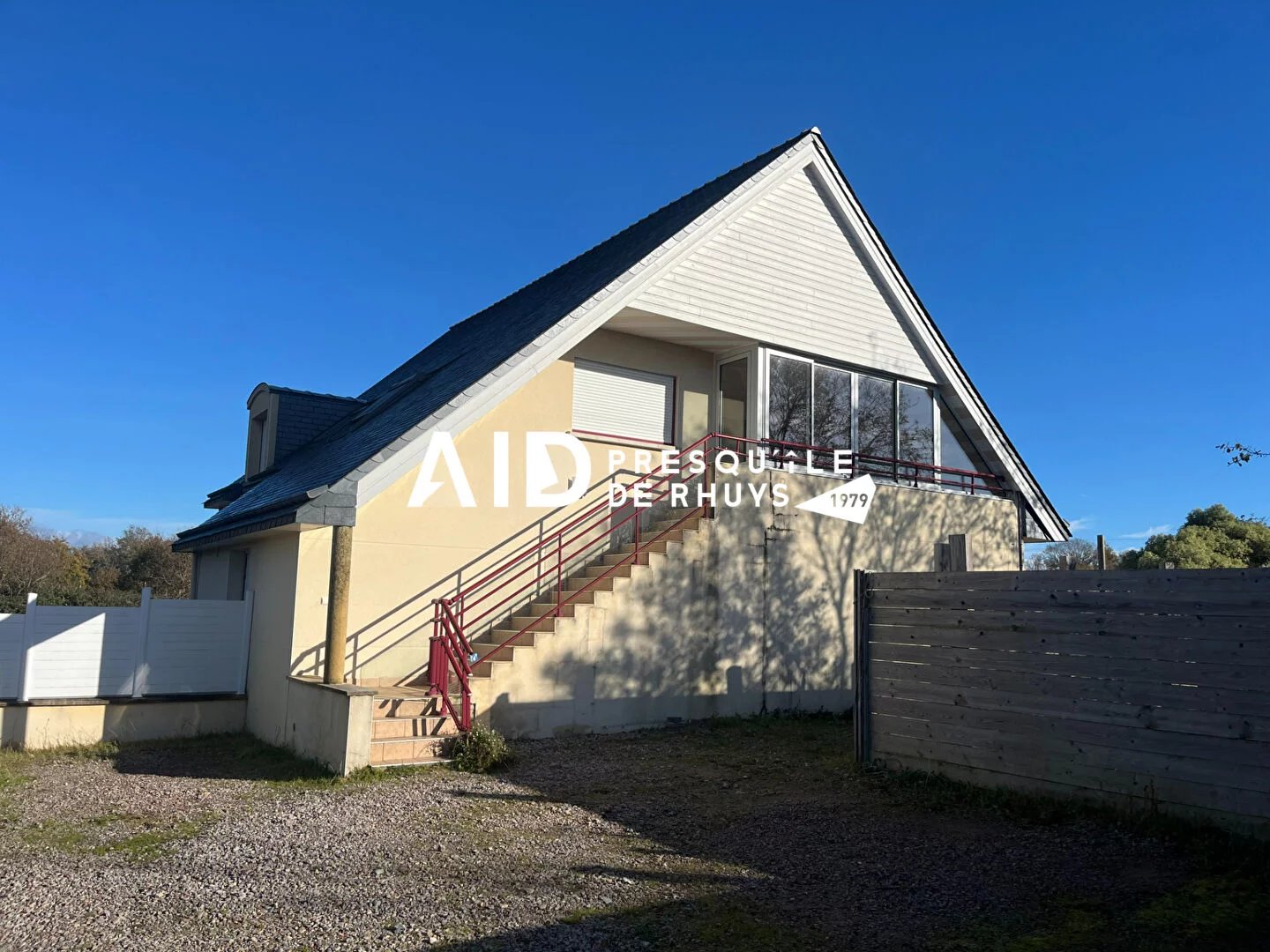 A LOUER APT T4 AU PREMIER ETAGE D'UNE MAISON INDIVIDUELLE