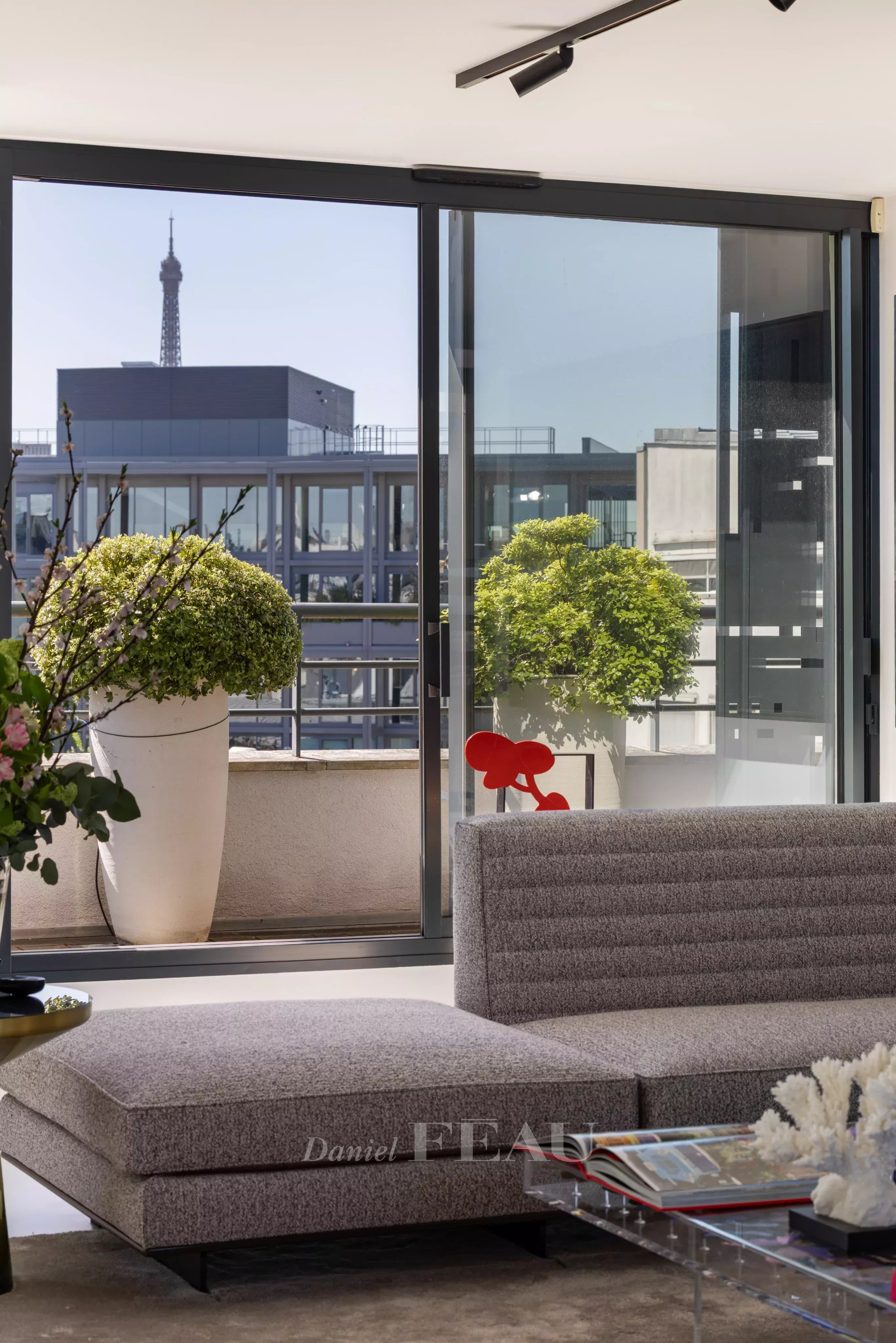 Sale Apartment Paris 8th
