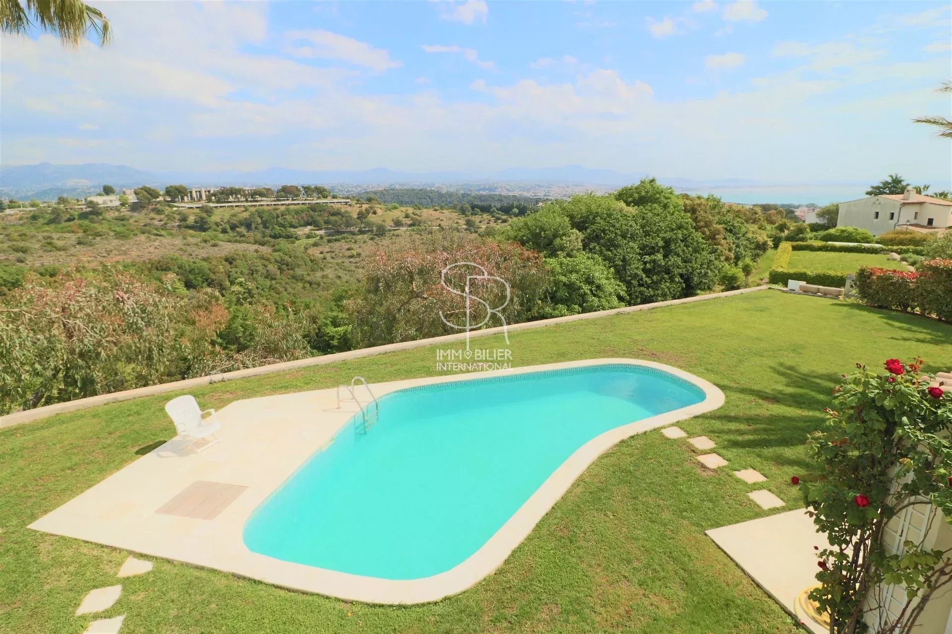 Agence immobilière de 