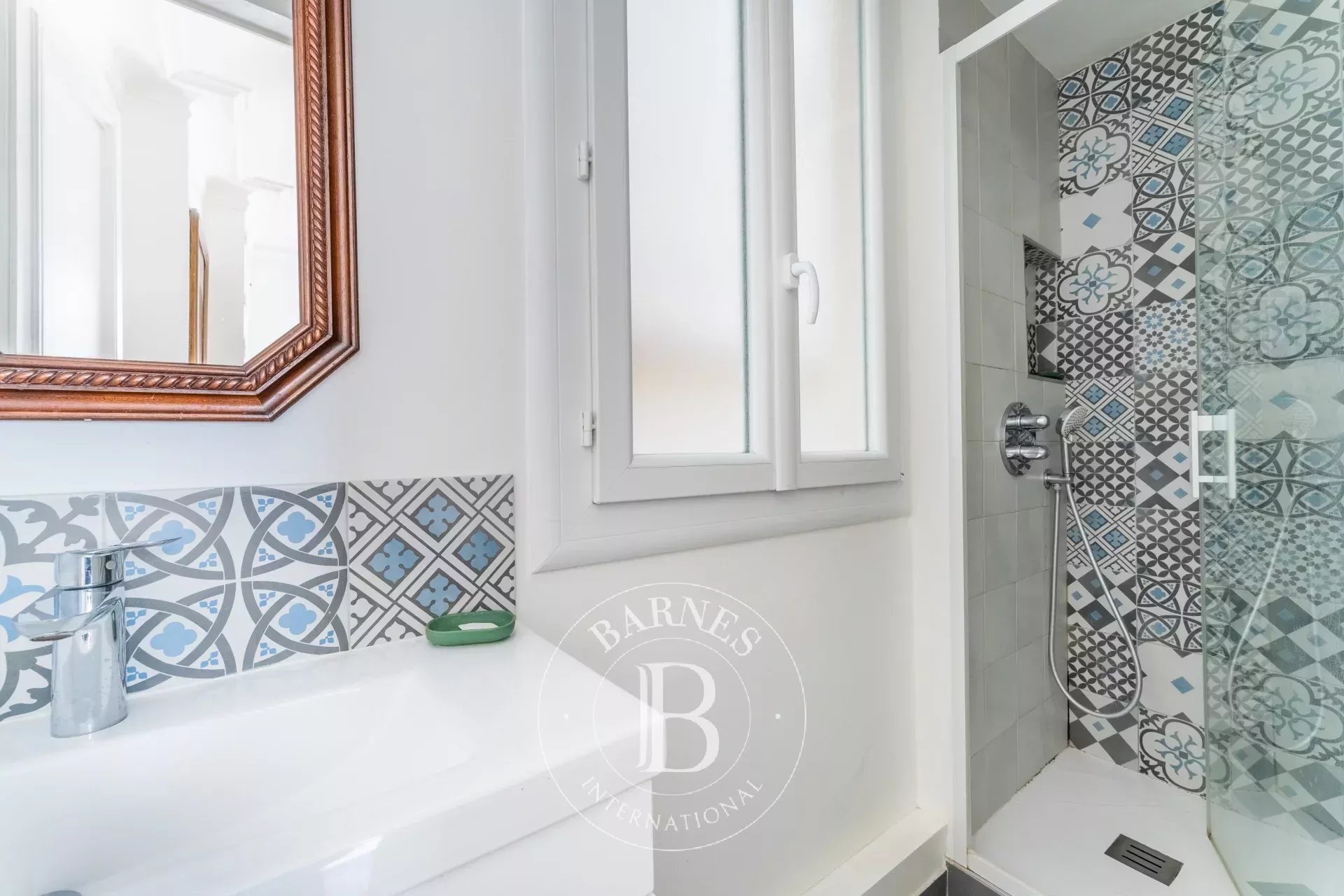 Daire Paris 18ème - picture 10