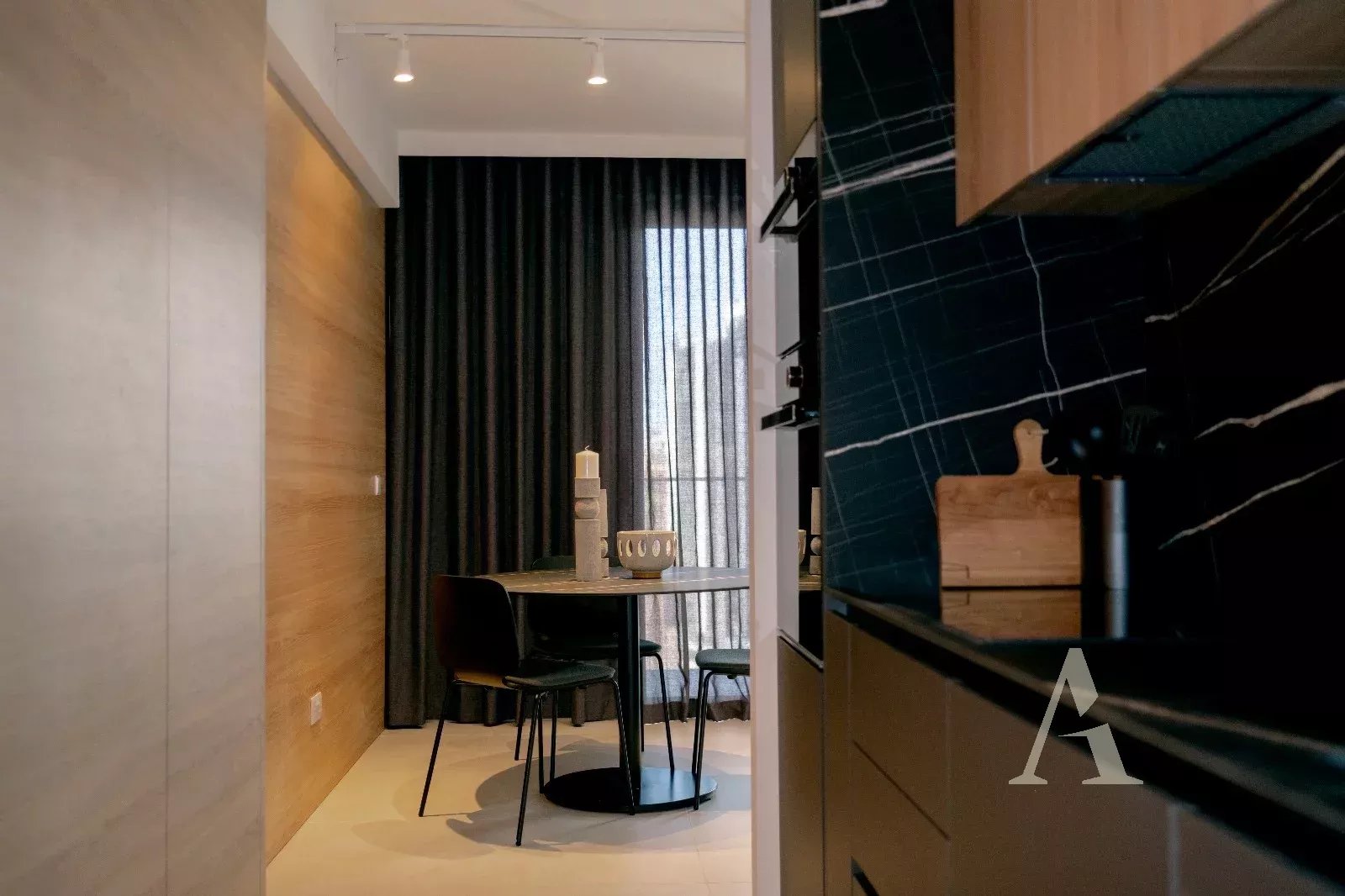 Piazza Views - Mercury Suites Apartment