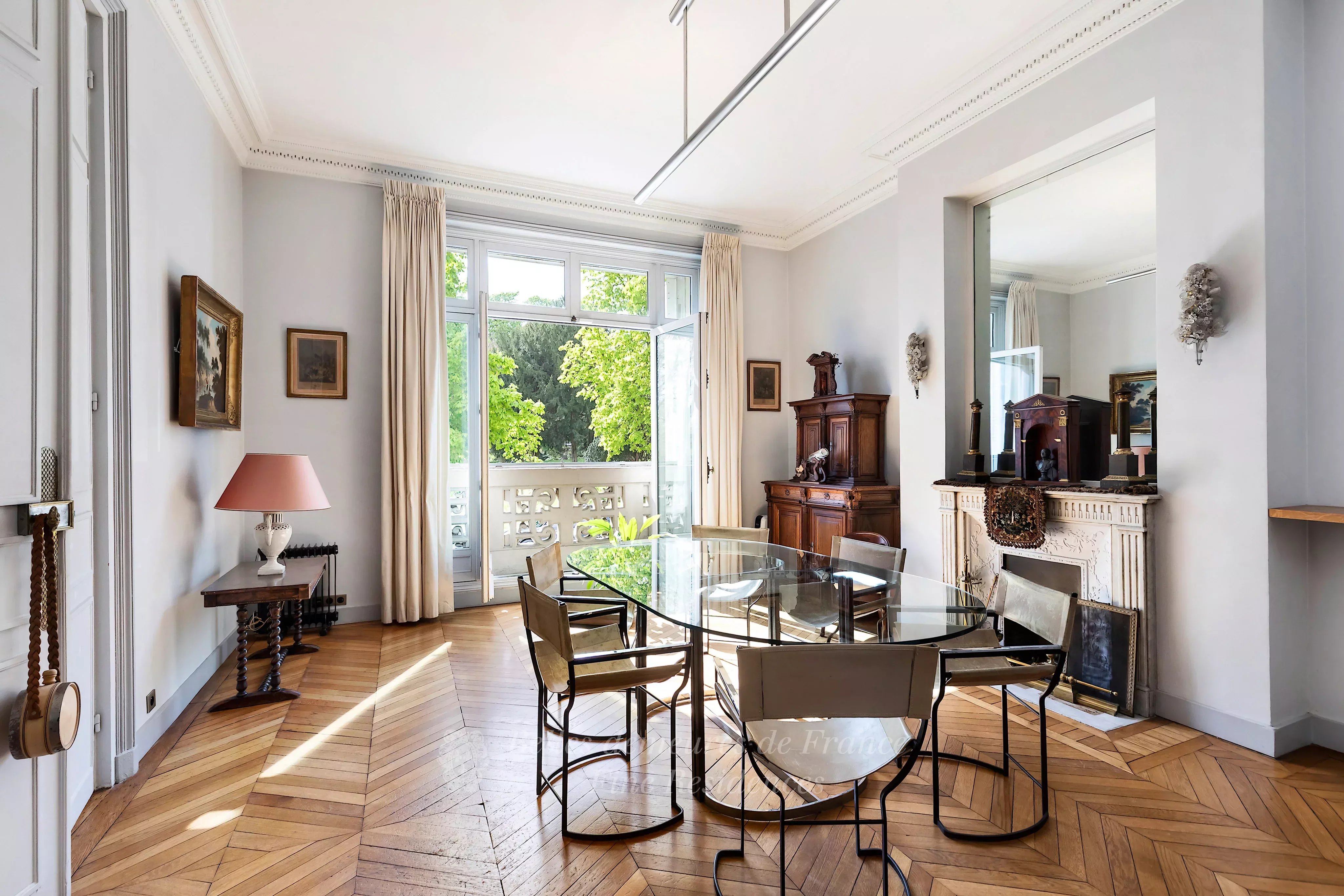 Sale Apartment Paris 16th