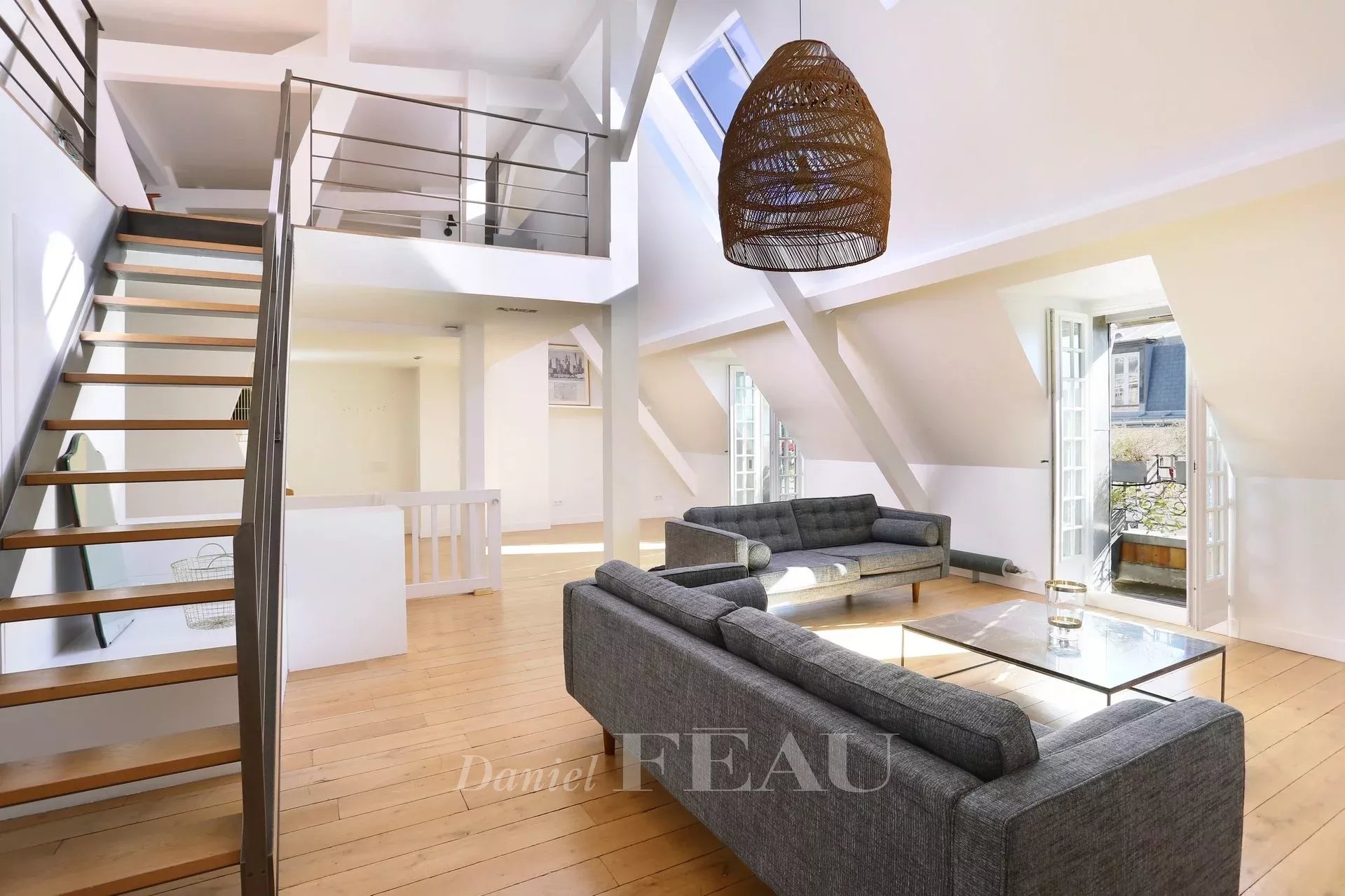 Paris 4th District – A superb 7-room apartment