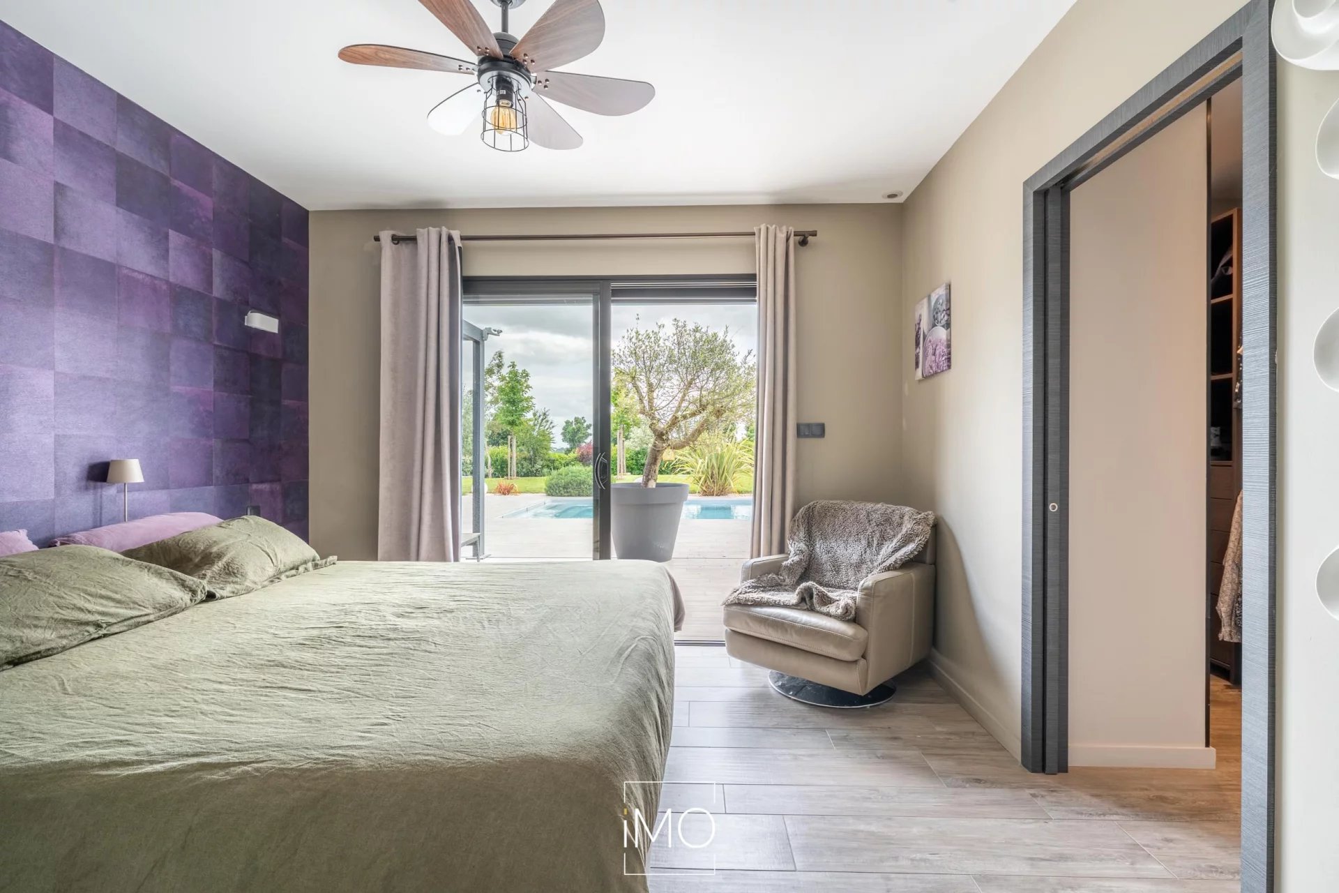 Villa de 168 m² de plain pied avec piscine sur une parcelle de 1489 m²