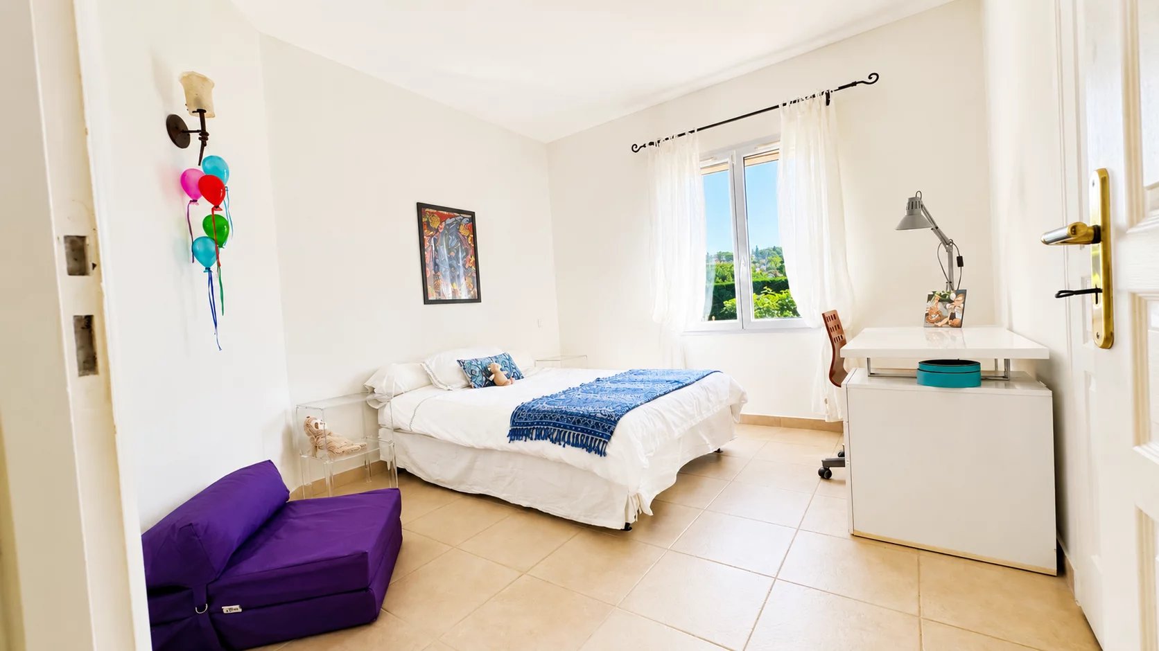  Image of Villa - 4 Bedrooms for Sale in Alpes-Maritimes-La Colle-sur-Loup-France, Image 6