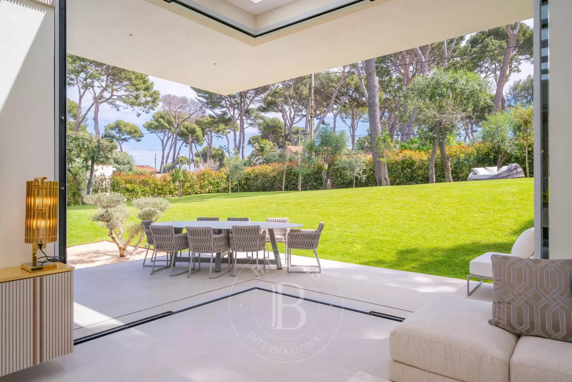 Villa Antibes - picture 5