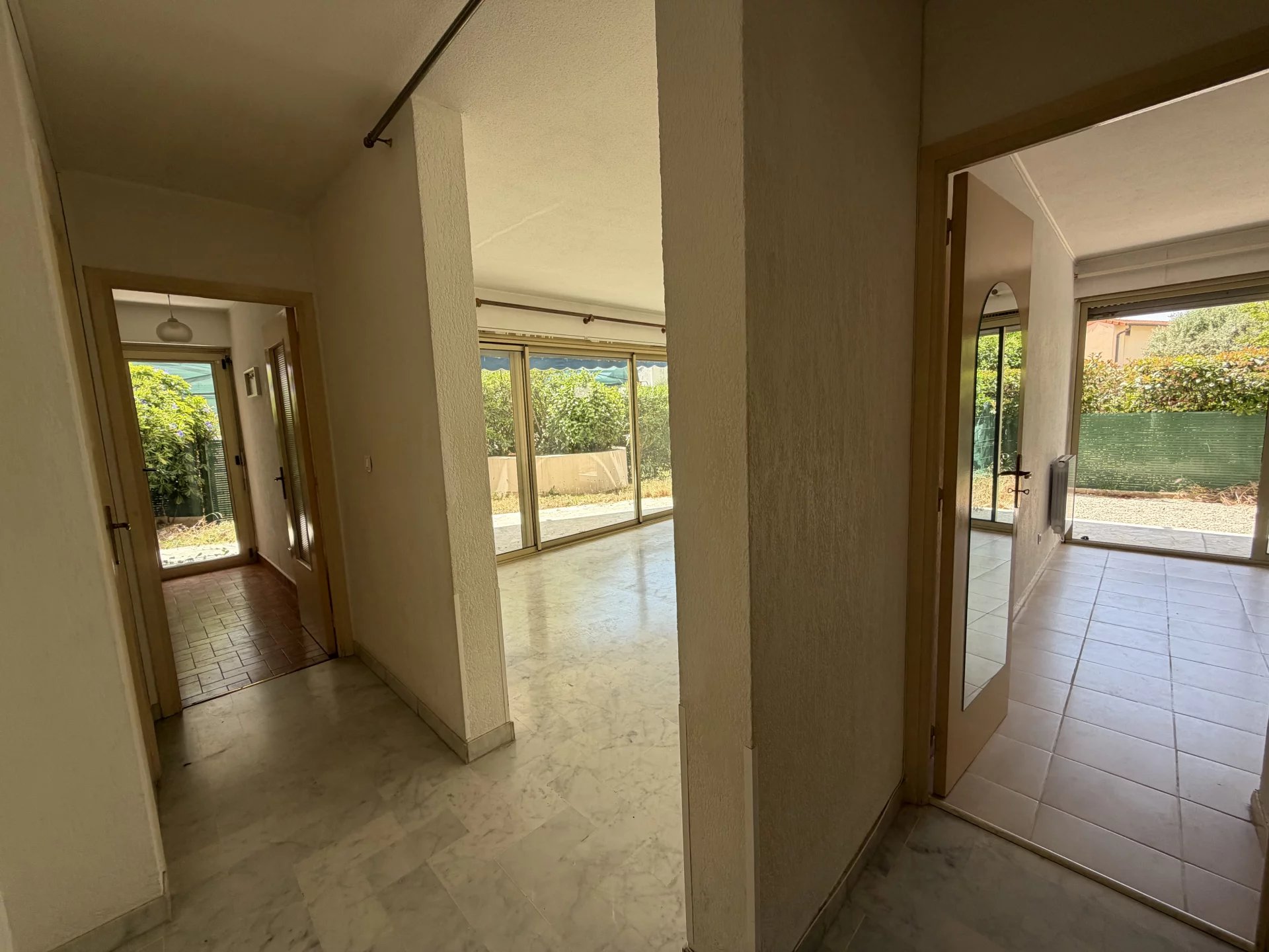CAGNES SUR MER : 2 PIECES AVEC JARDIN ! - Photo 3
