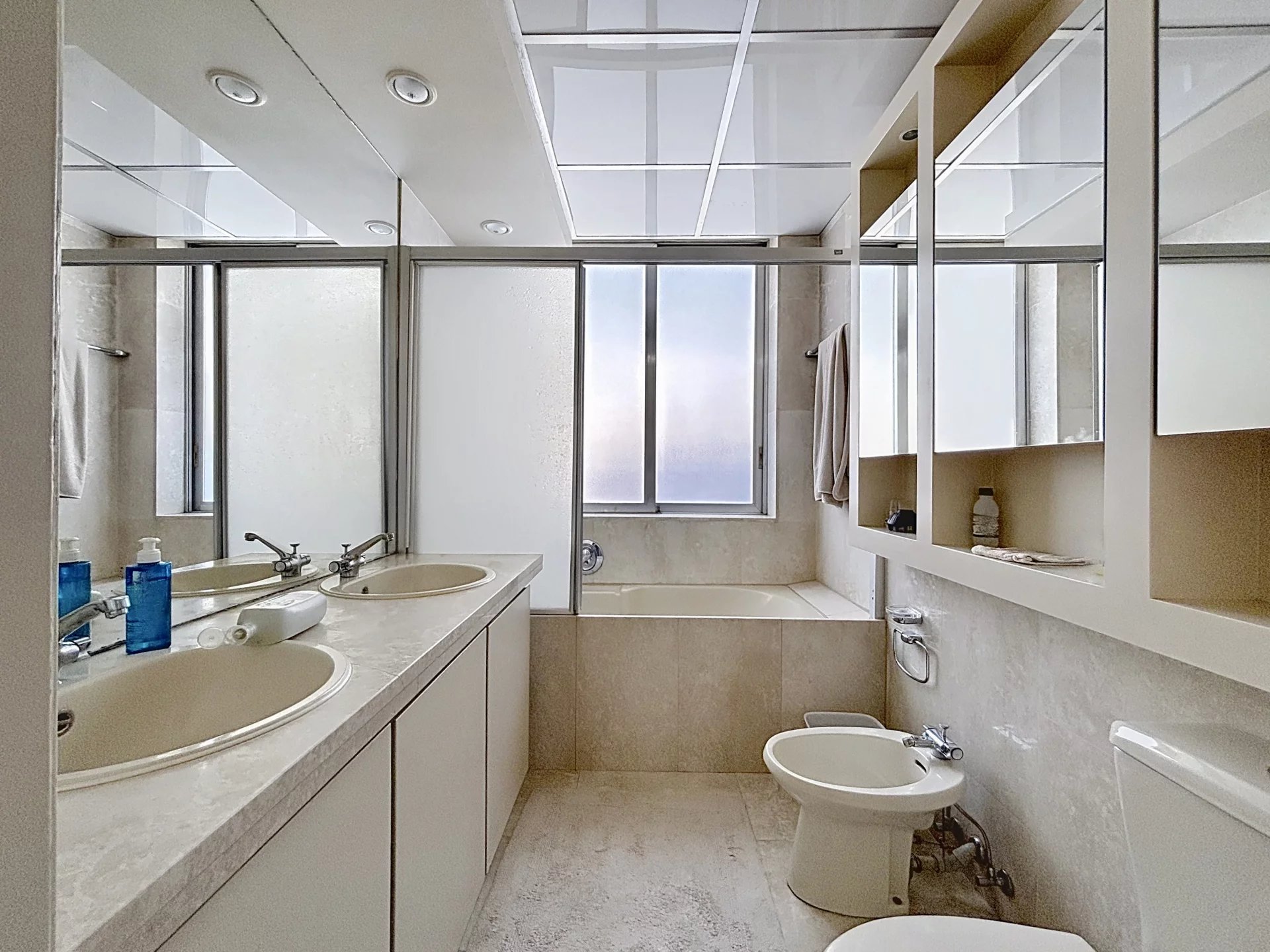 SOUS OFFRE - Bois de la Cambre - Appartement 3 chambres, terrasses, 2 garages