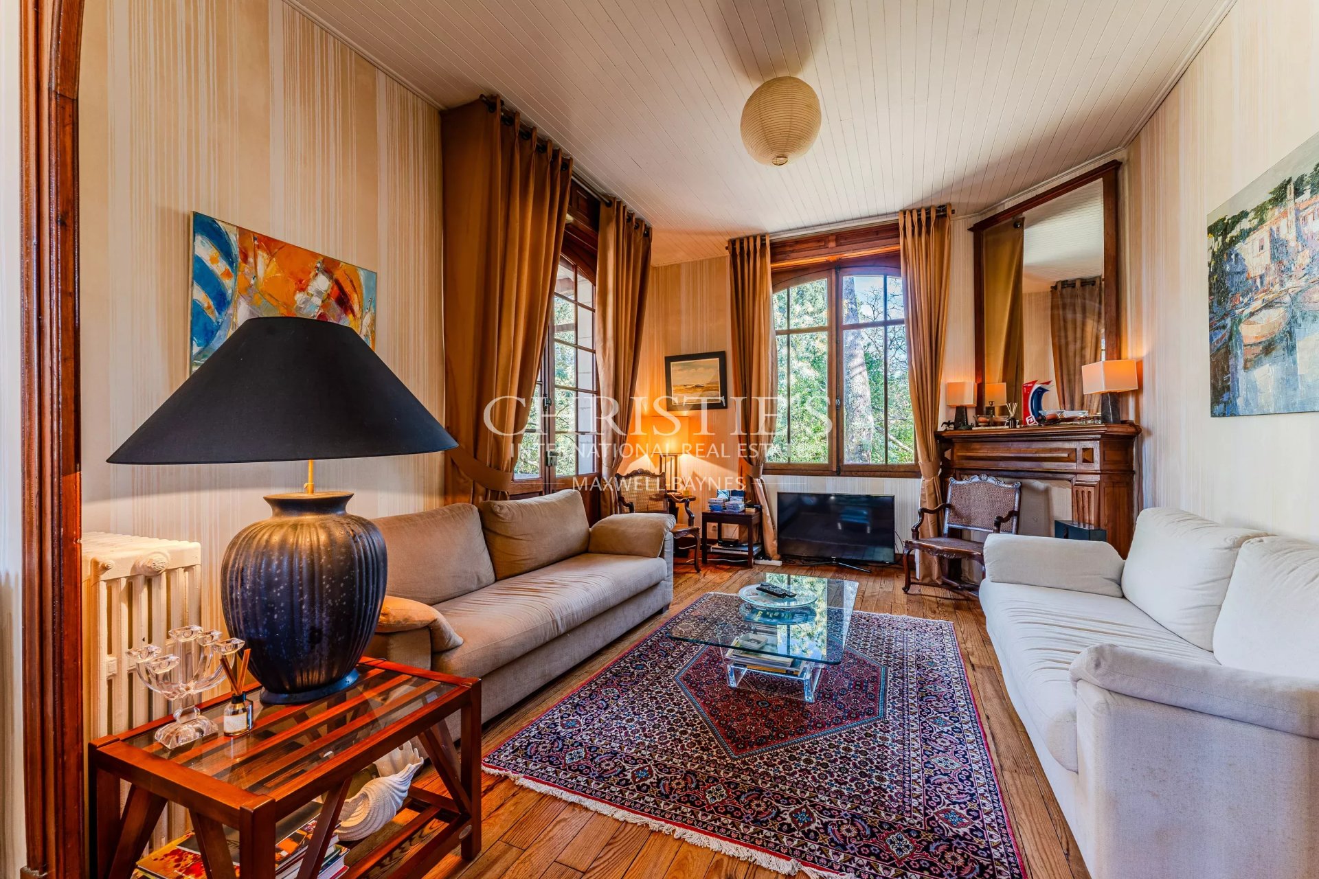 6 Bedroom Villa/Townhouse's Image 3