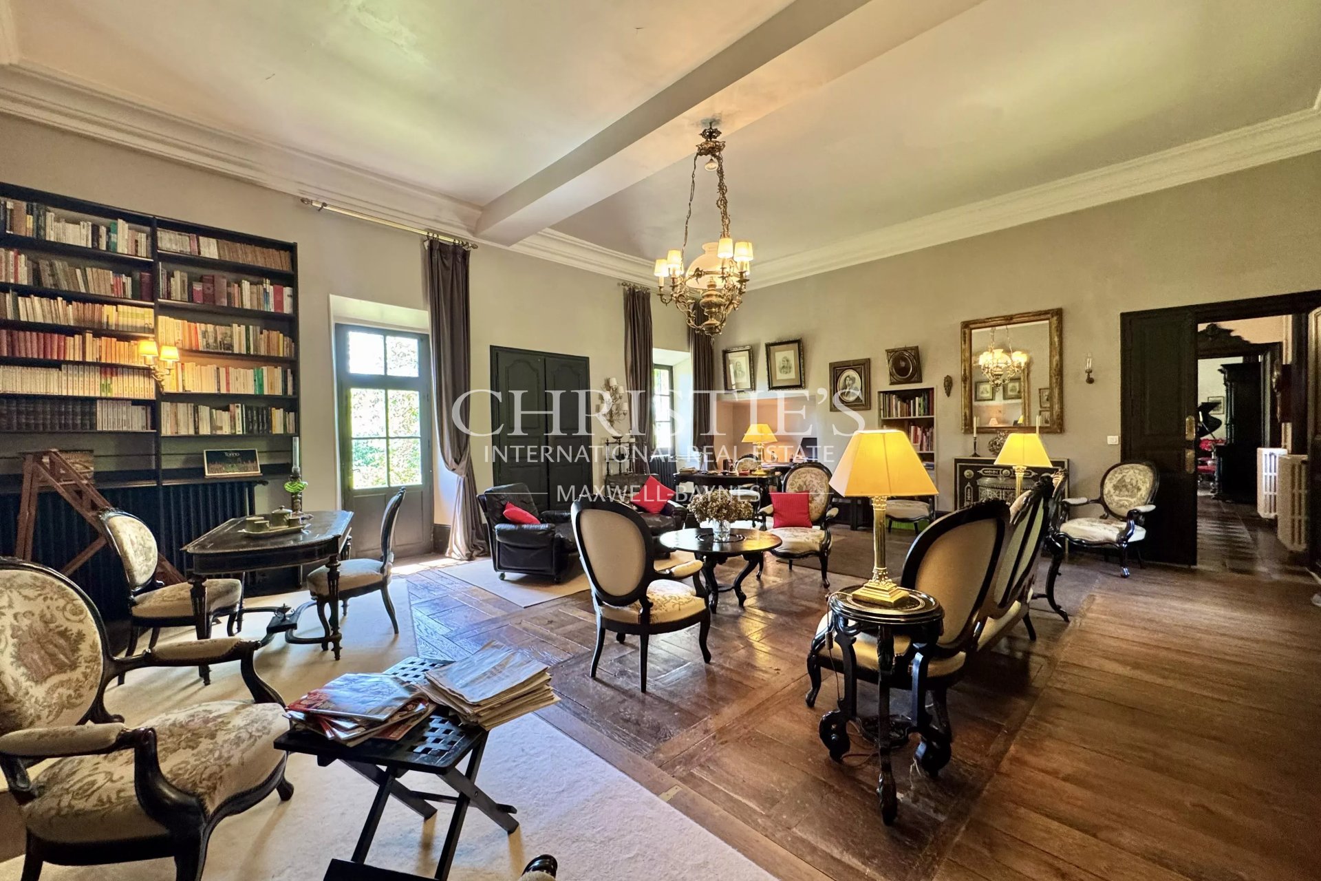 6 Bedroom Villa/Townhouse's Image 15