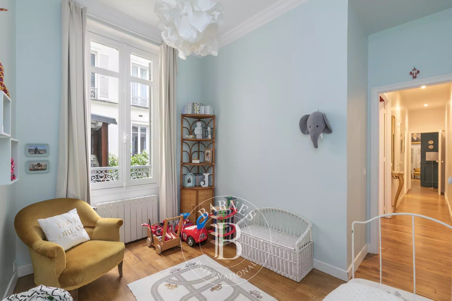 Exclusive - Neuilly-Town Hall- 3-bed apartment - Period charm - Possible office space. - picture 9