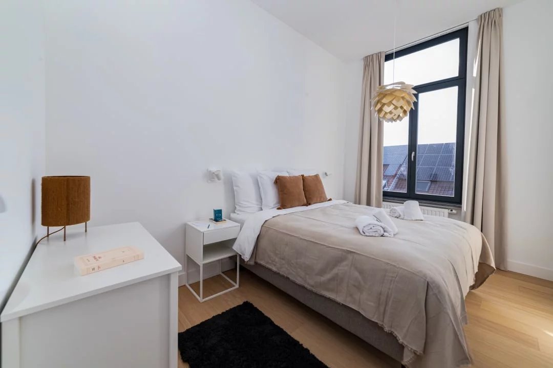 Stéphanie/Chatelain - 3 chambres meublé