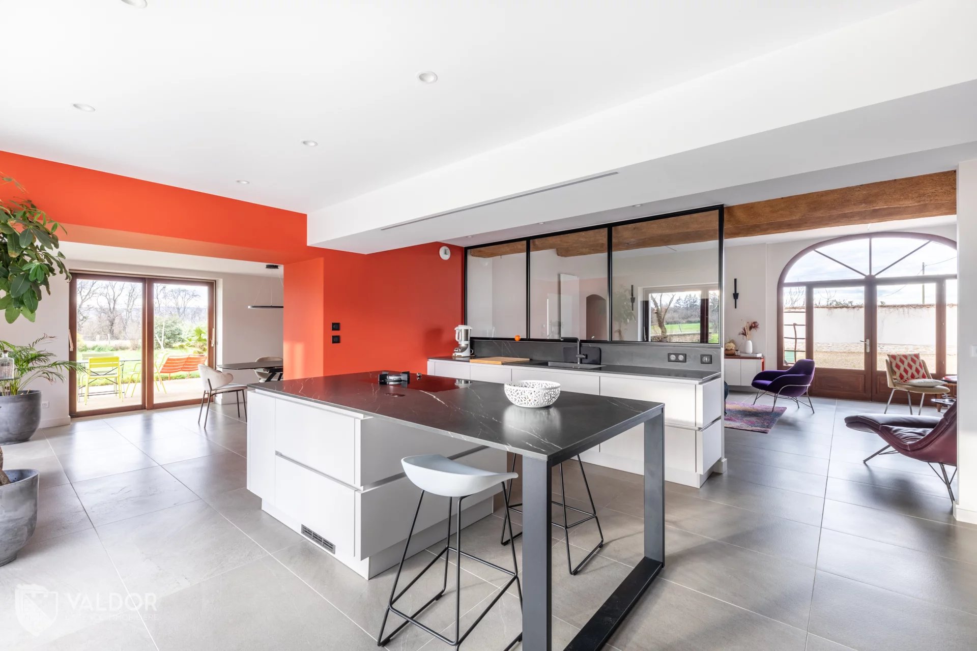 Propriété de 325 m² à Chasselay - Terrain 3662 m²