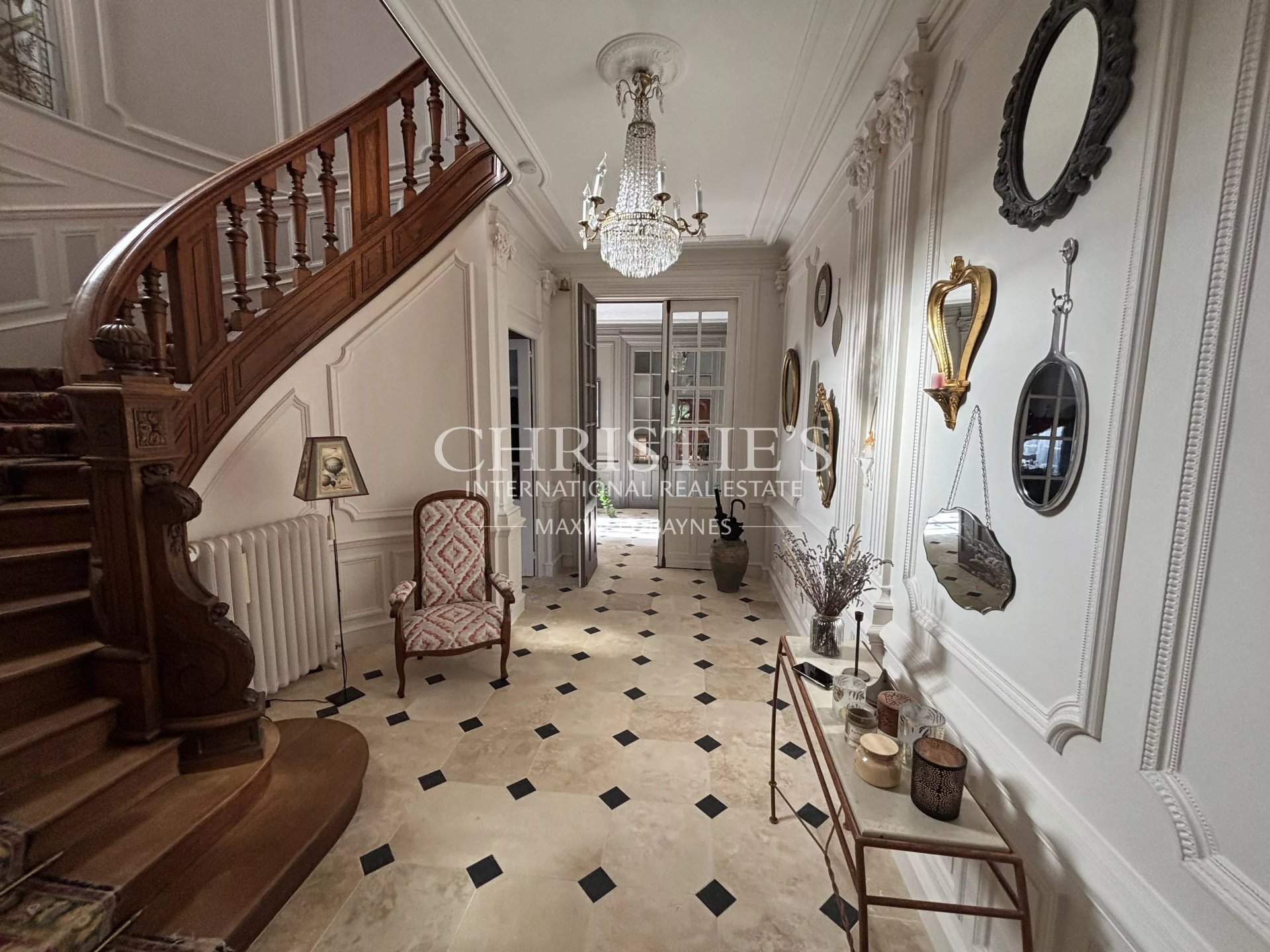 16 Bedroom Villa/Townhouse's Image 8