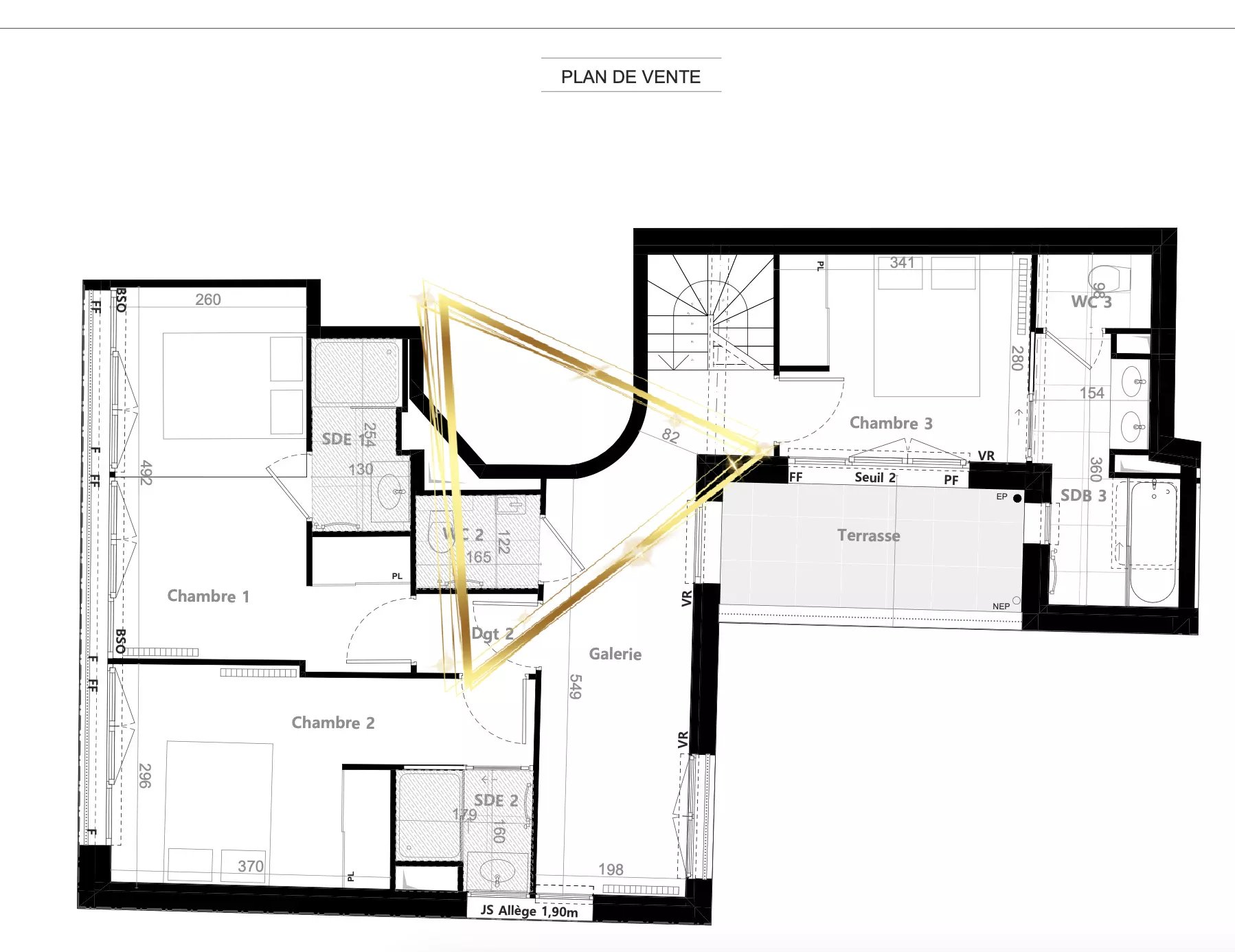 Triplex lumineux de 195,75 m² avec spa, patio et terrasse.