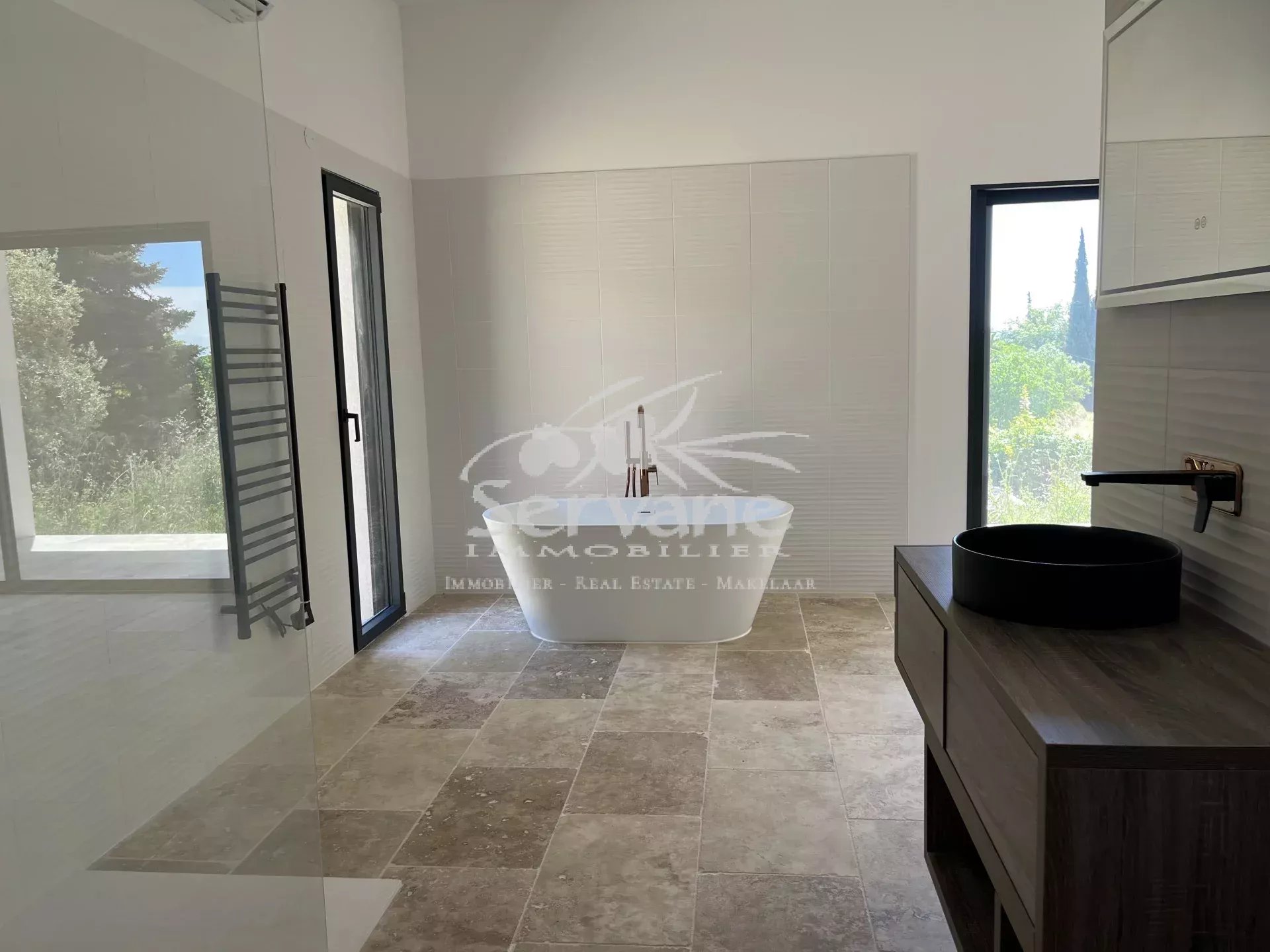 SUPERBE VILLA CONTEMPORAINE NEUVE COTIGNAC T4