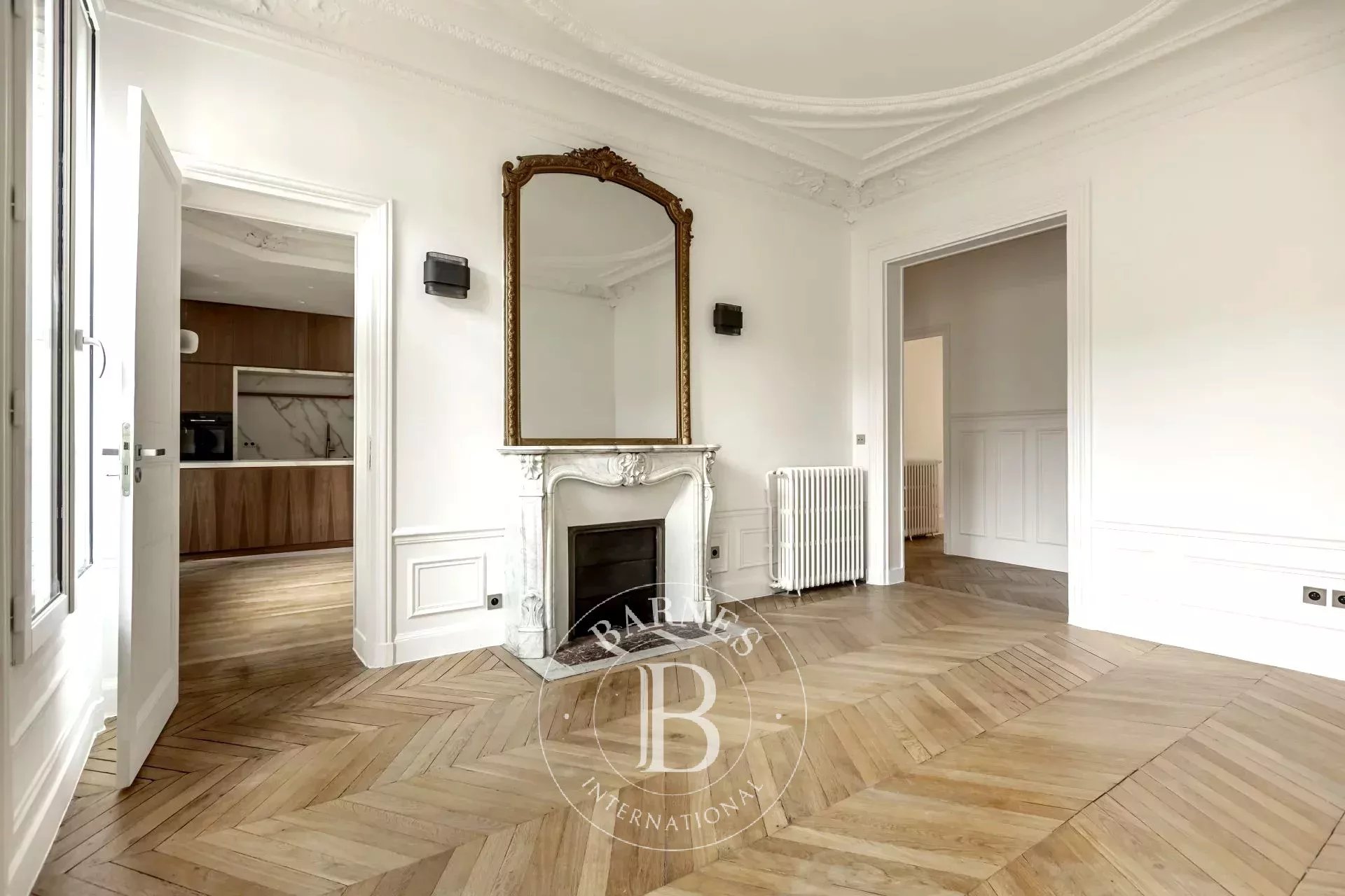 ARC DE TRIOMPHE - 2 BEDROOMS - 5TH FLOOR - IMMACULATE CONDITION - picture 4