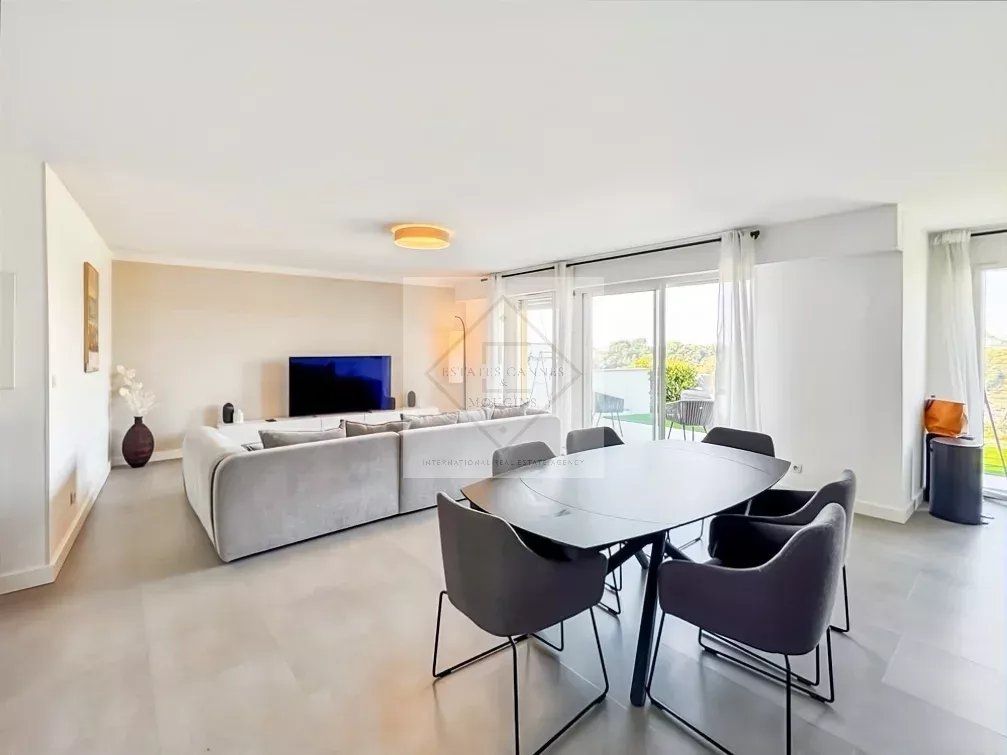 MAGNIFIQUE MAISON MITOYENNE AVEC VUE MER & COLLINES – 4 CHAMBRES – DOUBLE GARAGE – PISCINE — photo 15