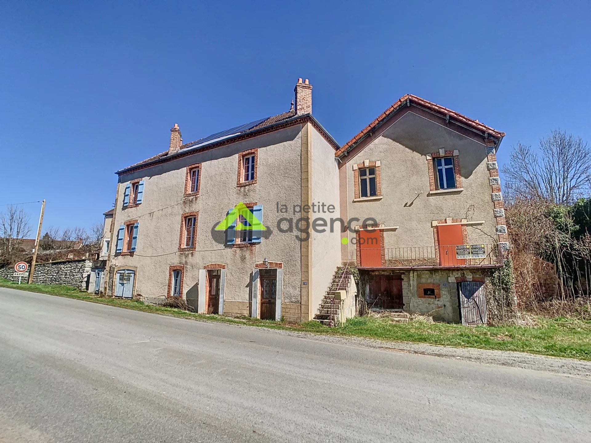Ensemble immobilier de 297 m2 à rénover  - forte rentabilité