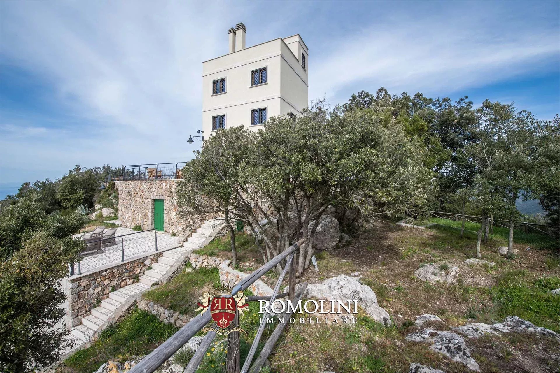 5 Bedroom Villa/Townhouse's Image 21