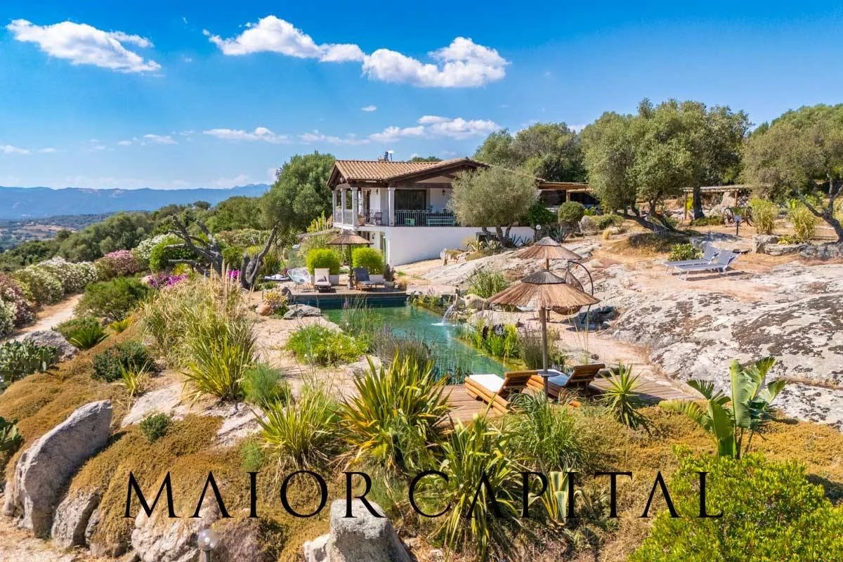 Telti | Gallura | Villa con piscina eco e vista mare su Tavolara