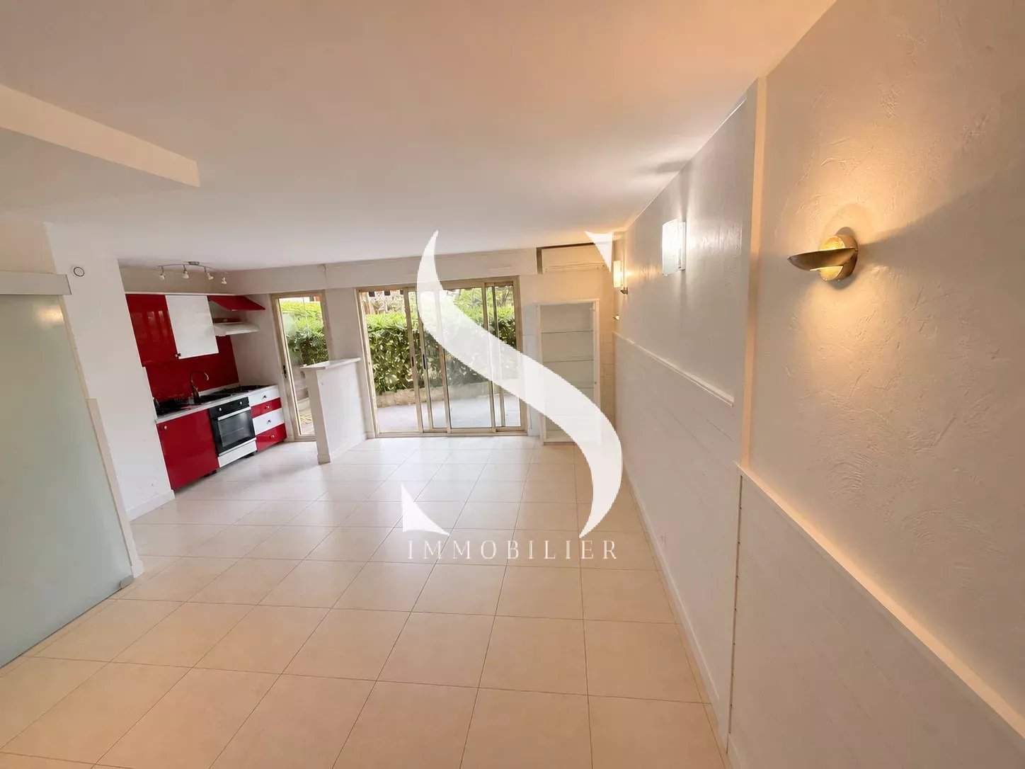 Appartement 1 pièce - Golfe Juan - Centre ville - Garage + cave - Photo 2