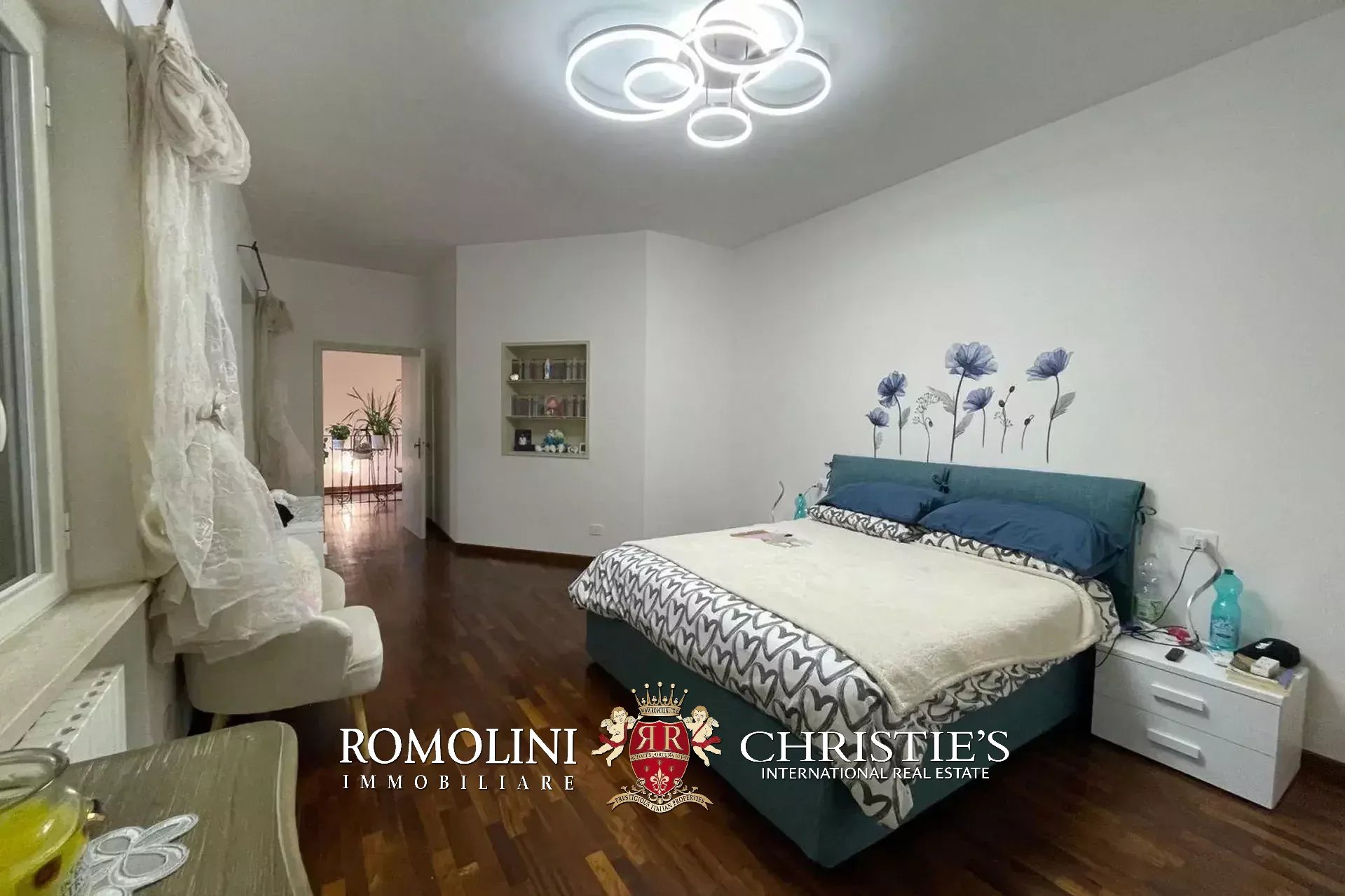 7 Bedroom Villa/Townhouse's Image 27